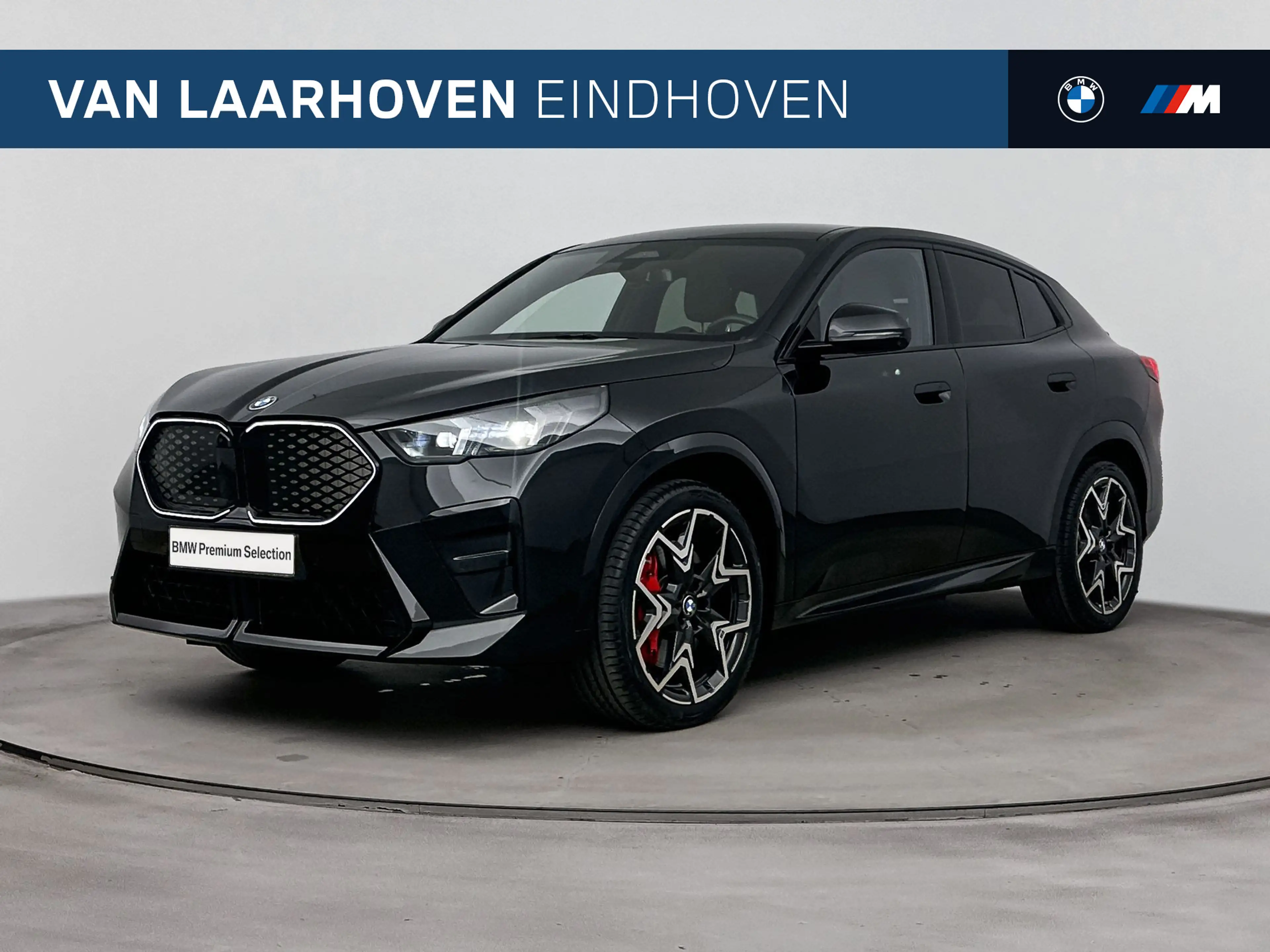BMW iX2 eDrive20 M Sport / Panoramadak / Sportstoelen / Ad