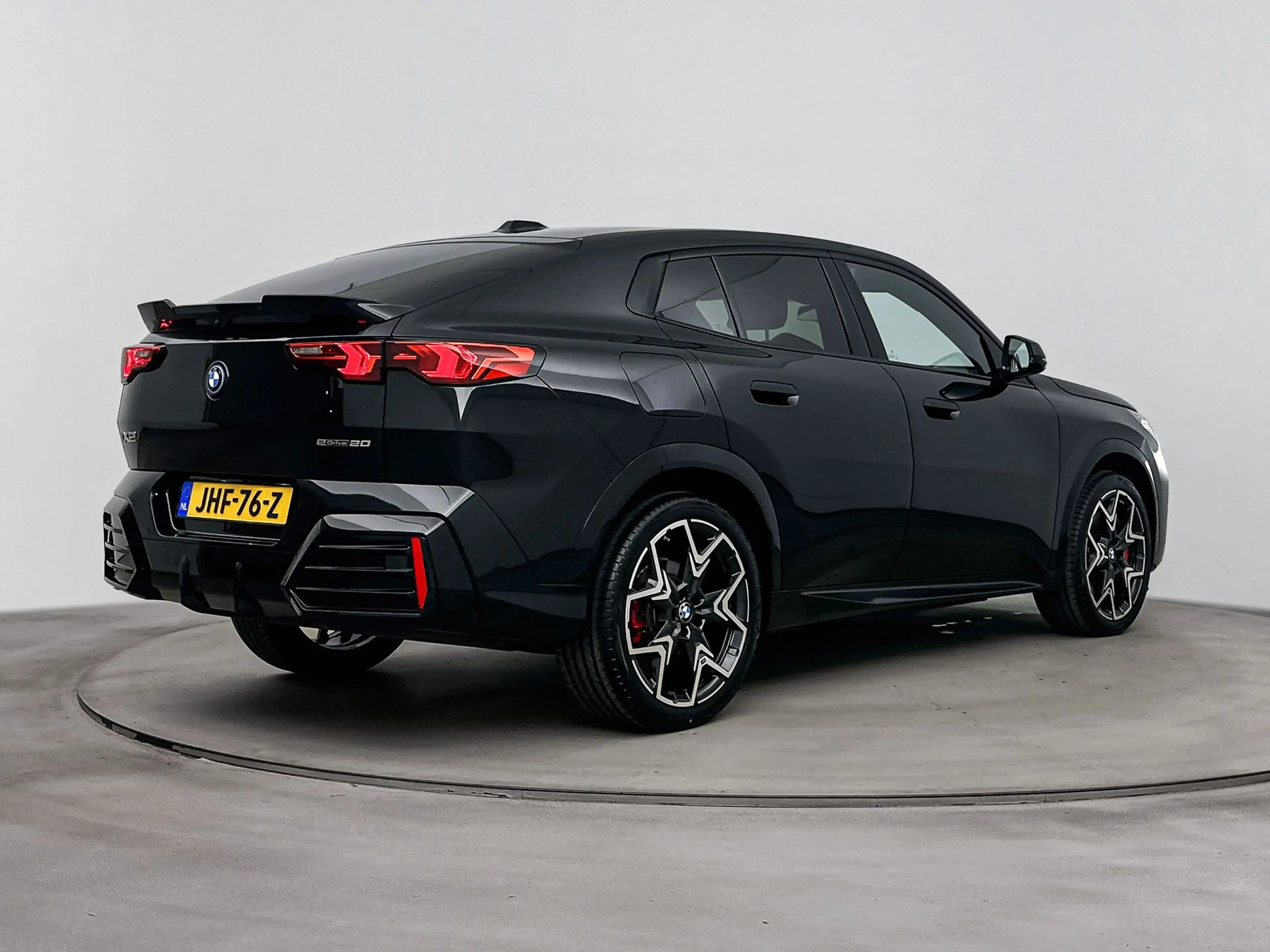 BMW iX2 eDrive20 M Sport / Panoramadak / Sportstoelen / Ad — photo 4