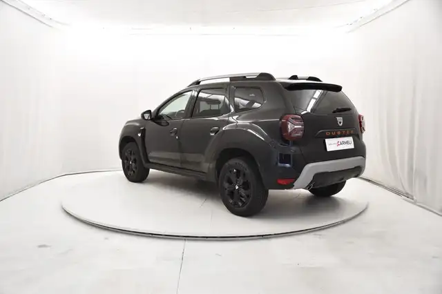 Dacia Duster view 3