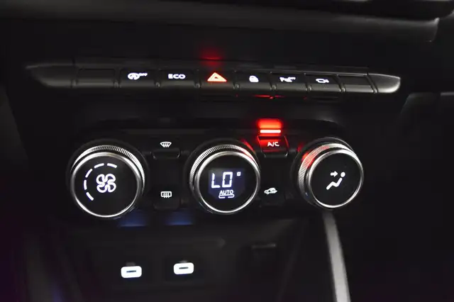 Dacia Duster view 11
