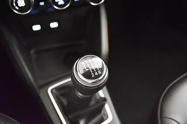 Dacia Duster view 12