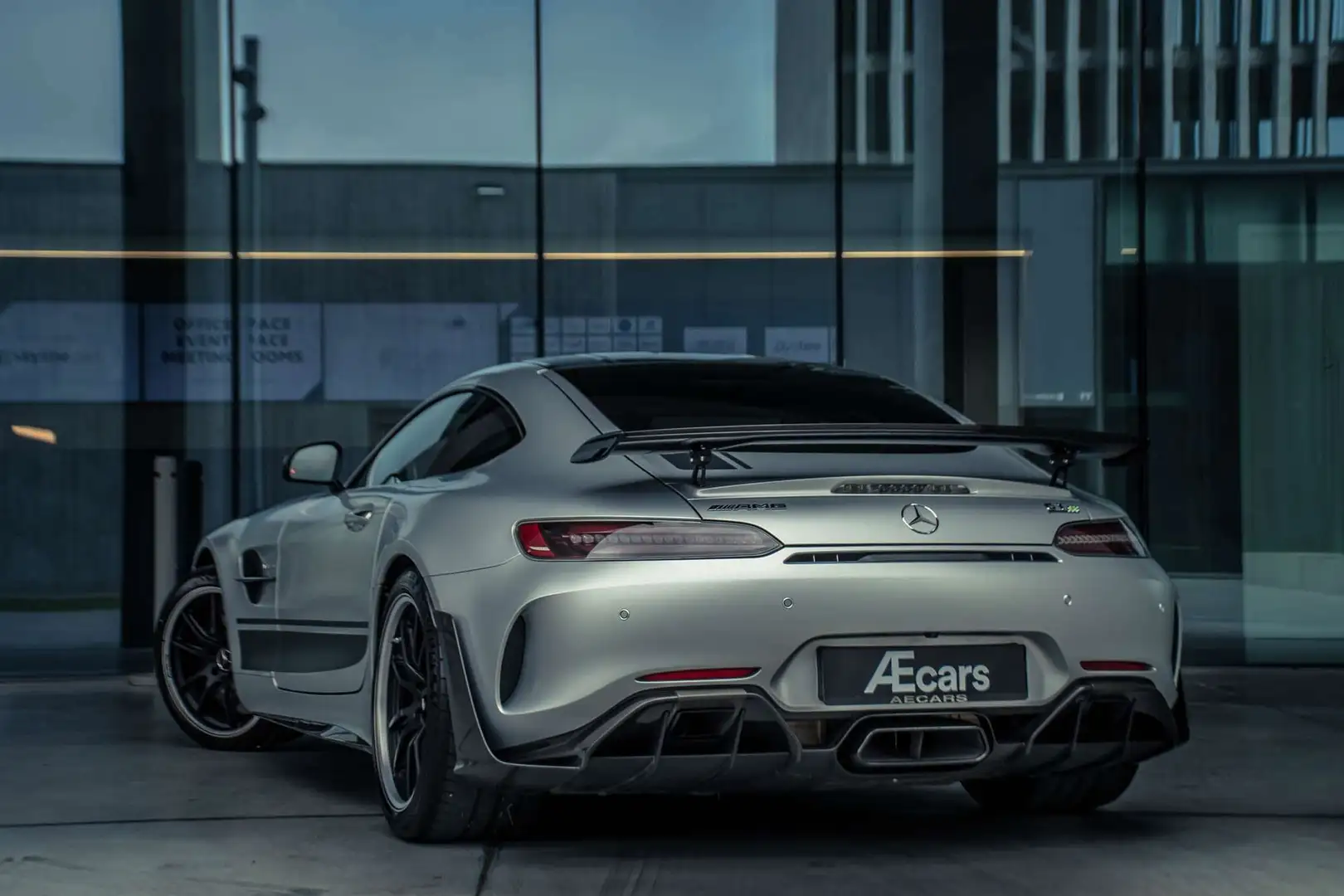 Mercedes-Benz AMG GT R PRO *** V8 / CARBON / 1 OWNER / BELGIAN CAR *** Gris - 2