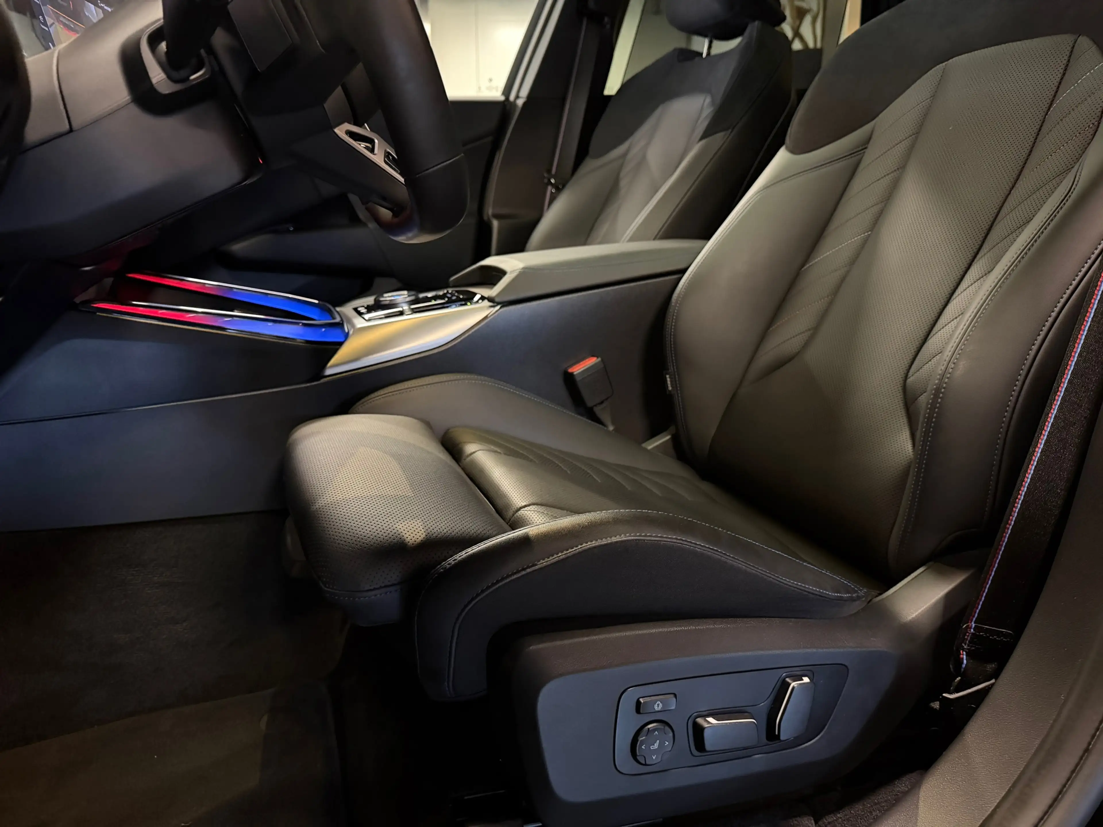 BMW X3 30e xDrive M Pack VOL Pano Memory 360Cam. Alarm — photo 22