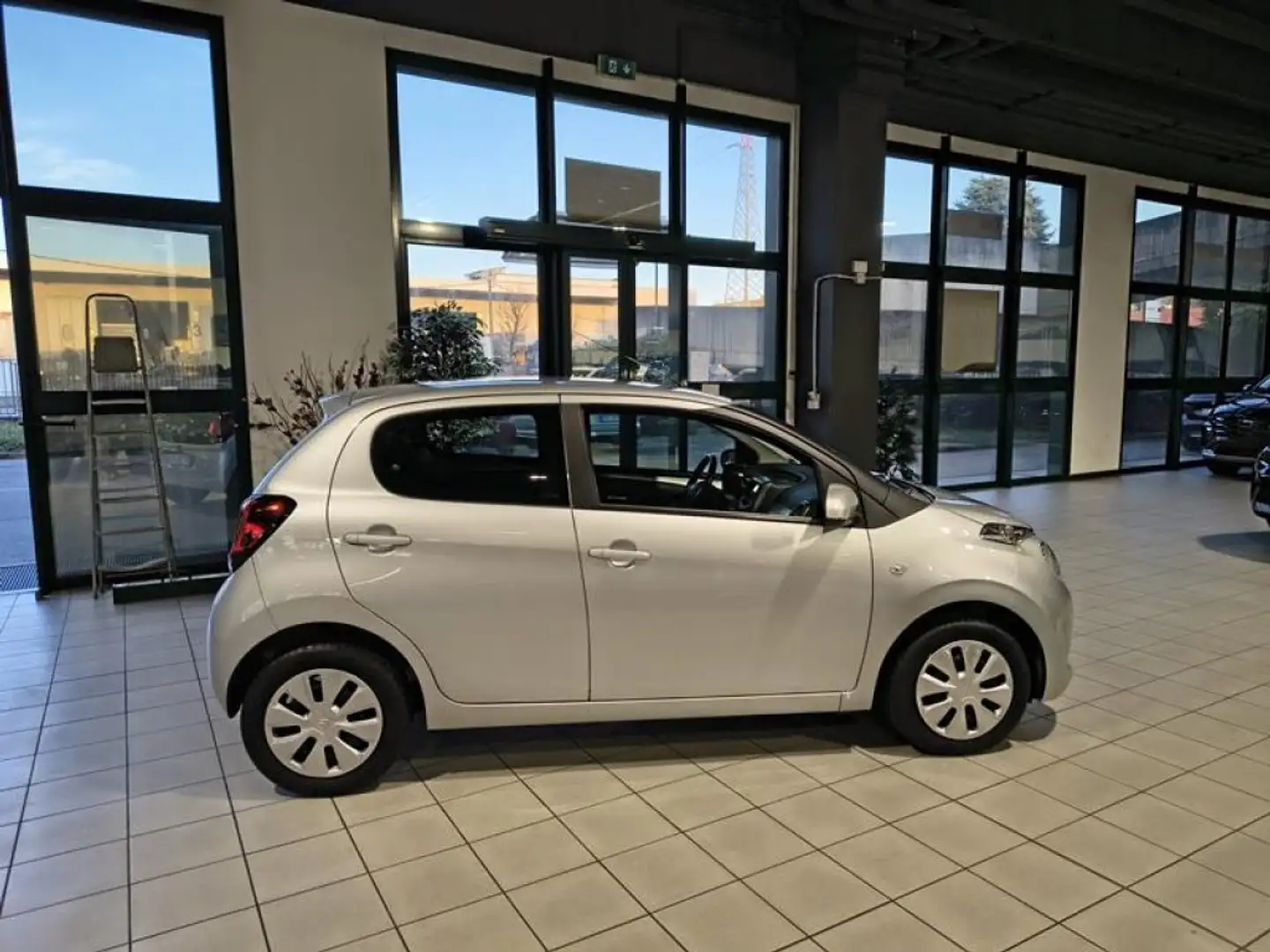 Citroen C1 Airscape VTi 68 5 porte Feel NEOPATENTATI Argento - 2