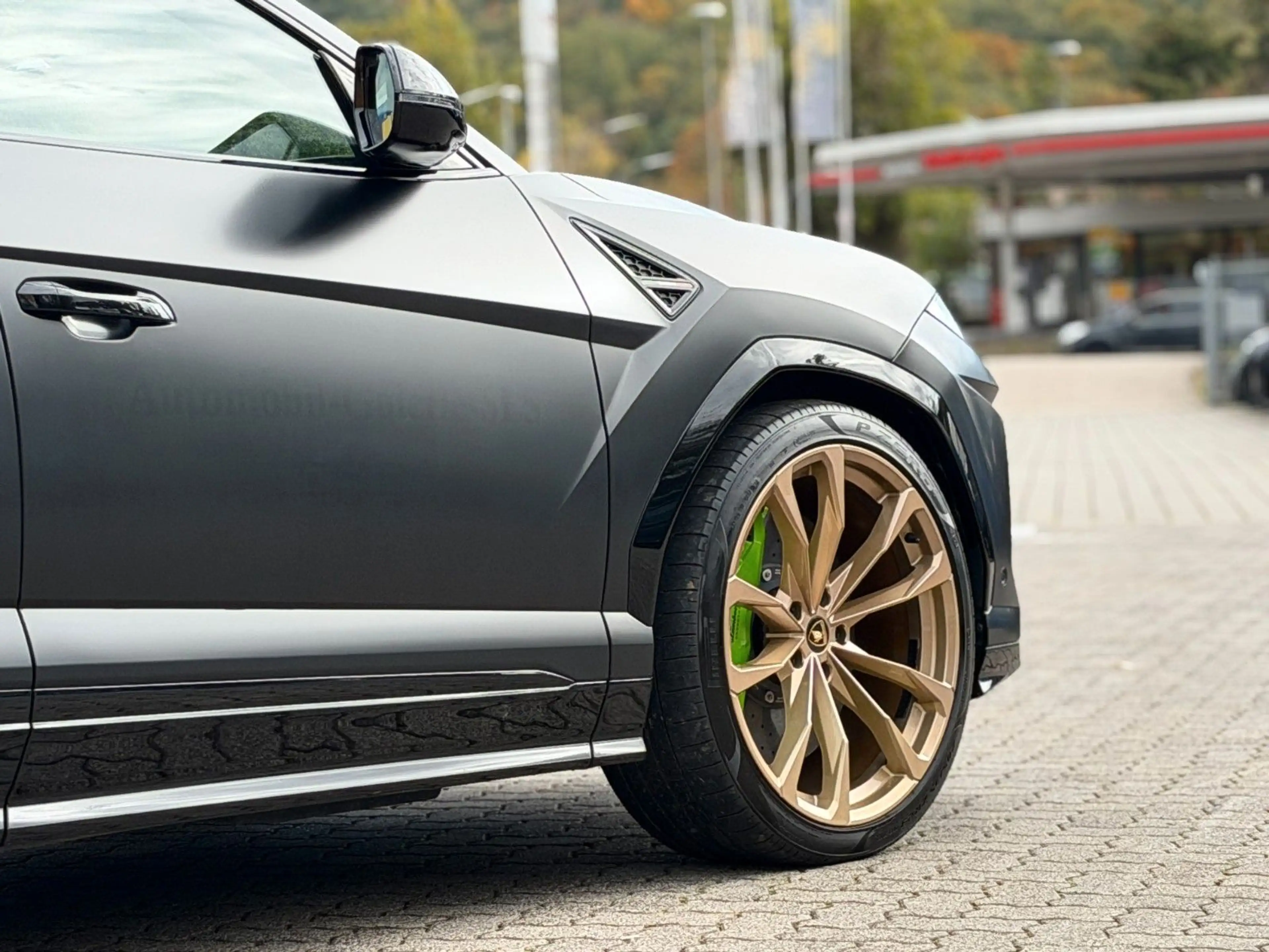 Lamborghini Urus 4.0 V8 Autom. MwSt/23-Zoll/B&O/360°/PANO — photo 10