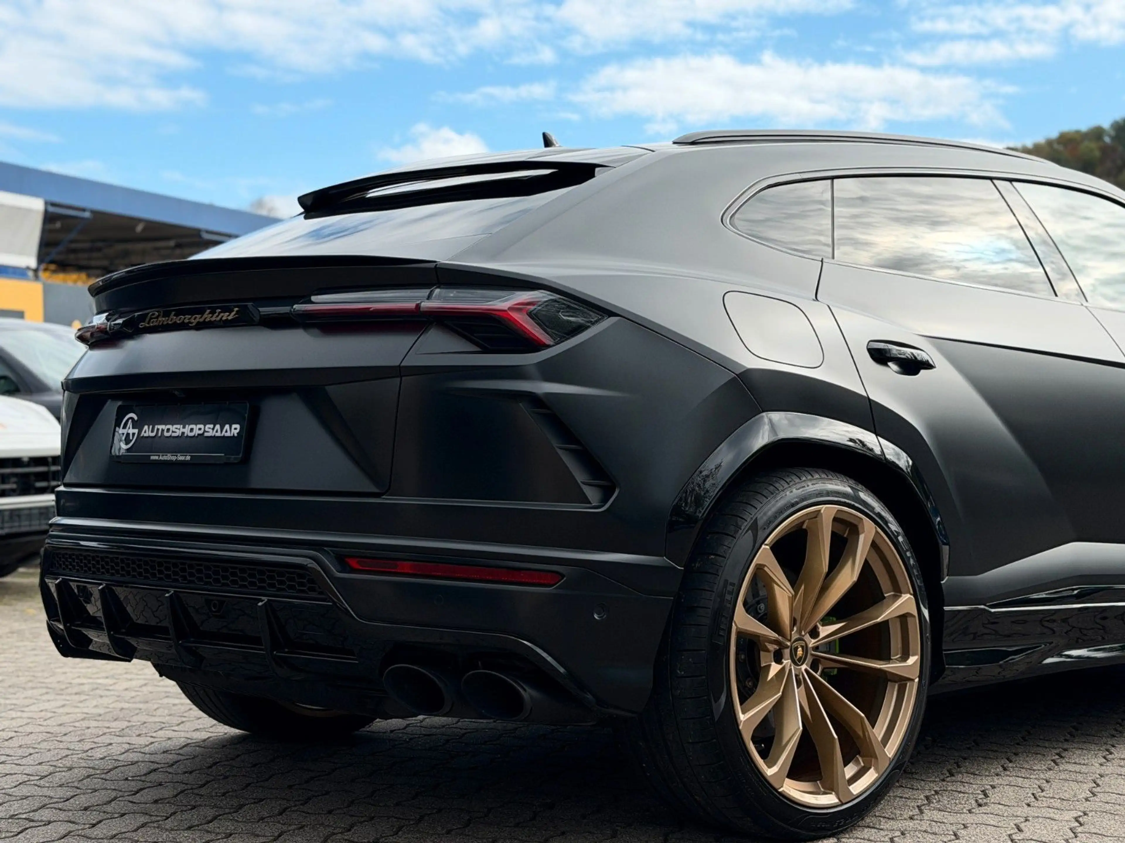 Lamborghini Urus 4.0 V8 Autom. MwSt/23-Zoll/B&O/360°/PANO — photo 8