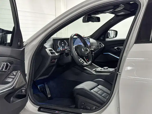 BMW 3 Series view 8