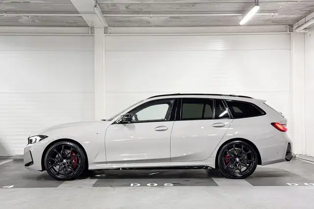 BMW 3 Series view 2