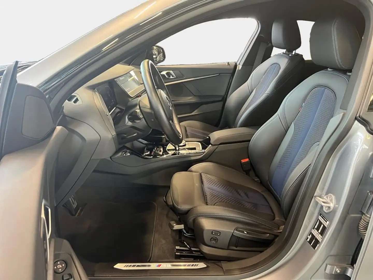 BMW 218 M Sport Grau - 2