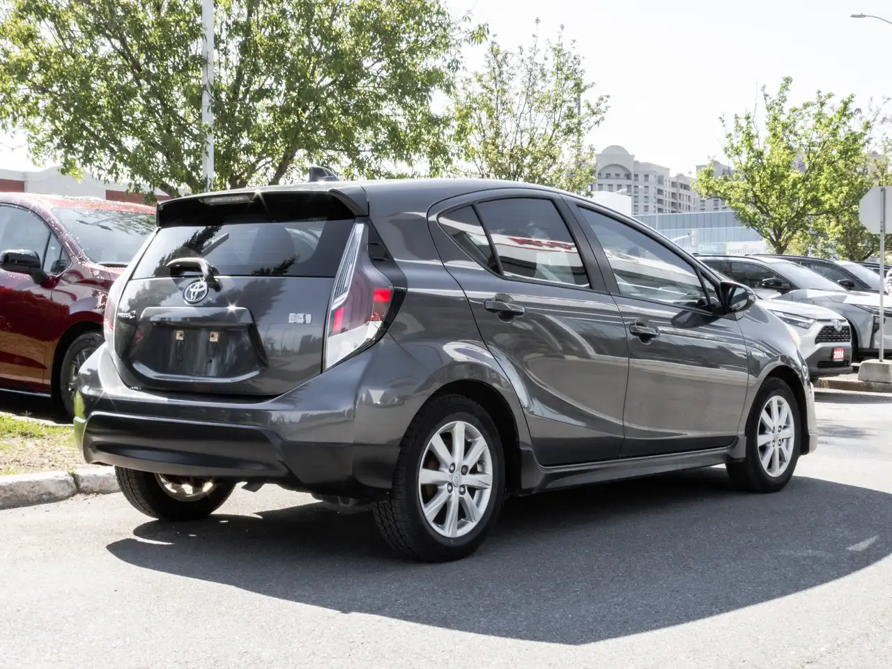 Toyota Prius c снимка Toyota Prius c