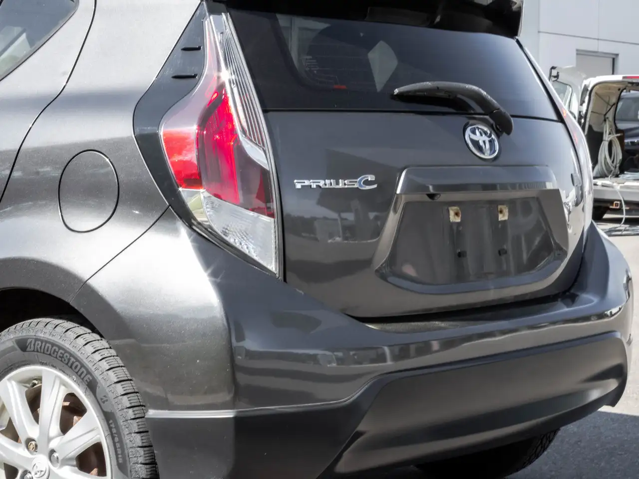 Toyota Prius c снимка Toyota Prius c