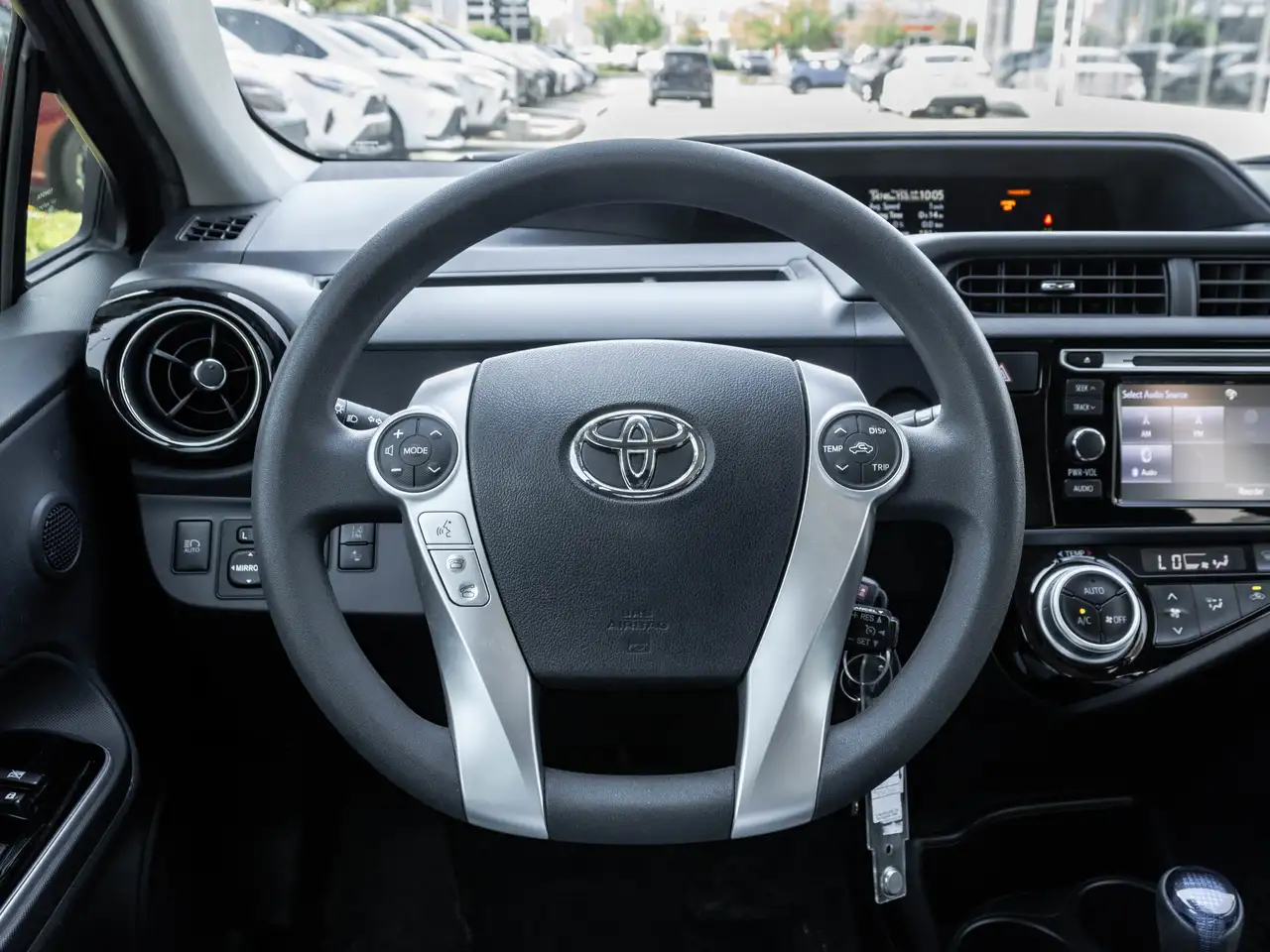 Toyota Prius c снимка Toyota Prius c