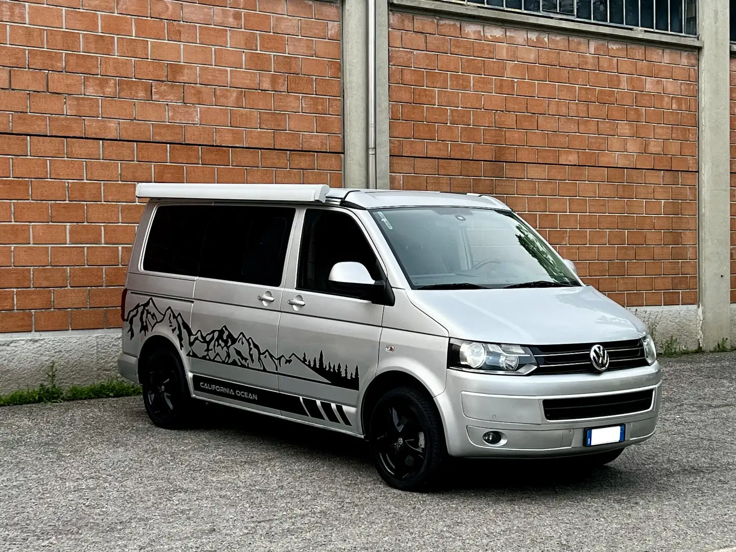 Volkswagen T5 California T5 California Ocean 2.0 TDi DSG 179 cv Plateado - 1