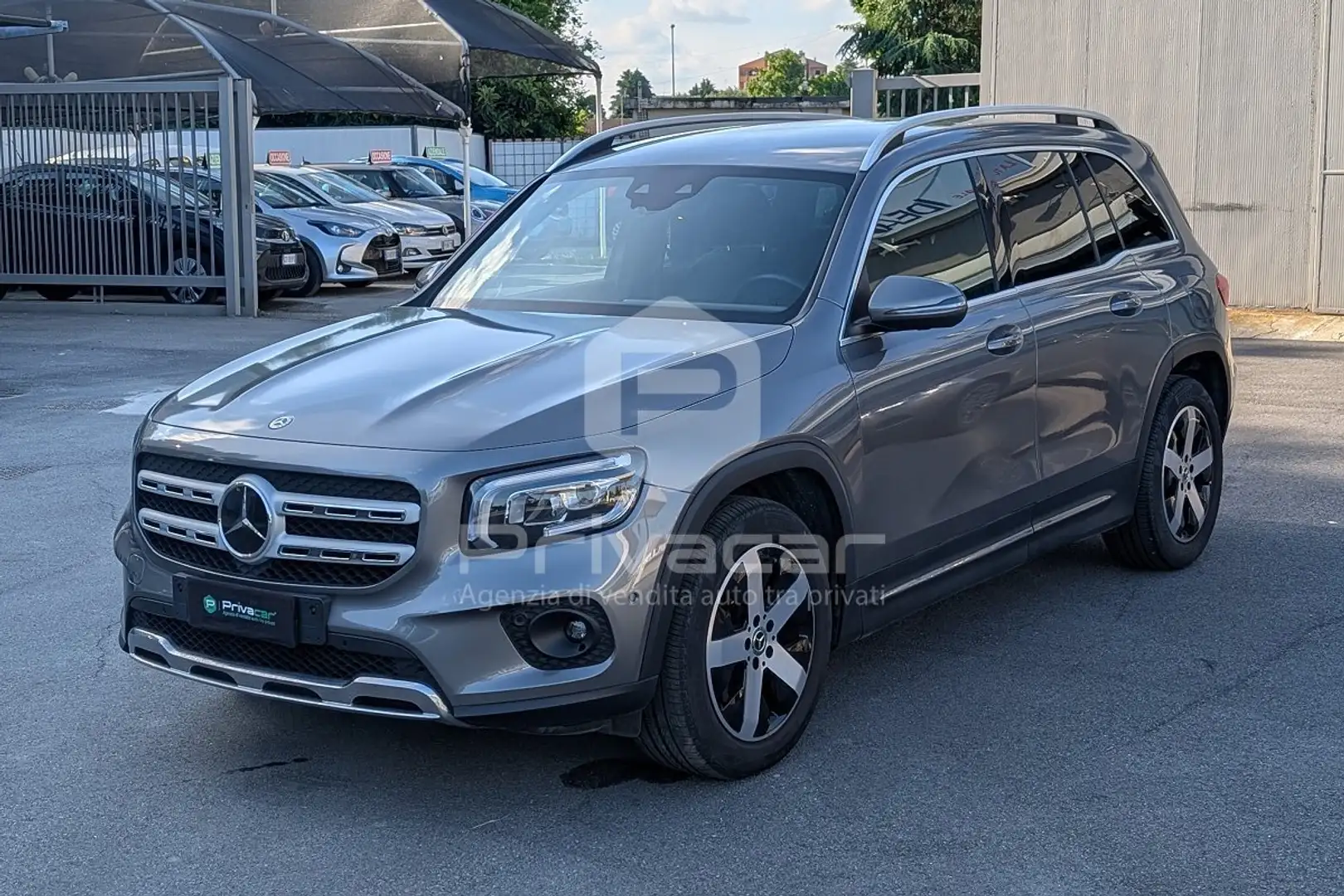 Mercedes-Benz GLB 200 GLB 200 d Automatic Sport Plus Stříbrná - 1
