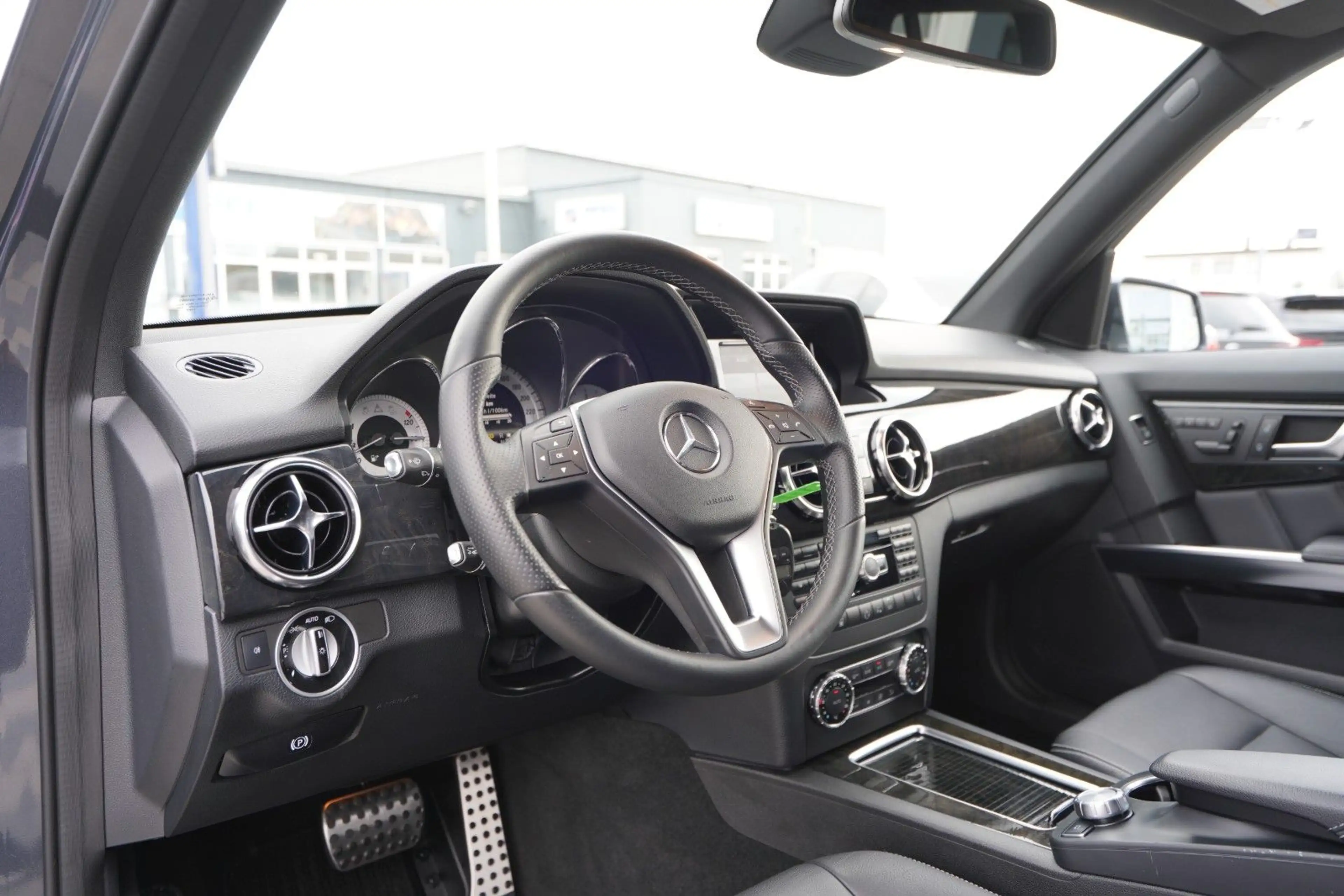 Mercedes-Benz GLK 350 CDI BE 4Matic*AMG*Leder*Kamera*AHK*20".. — photo 10