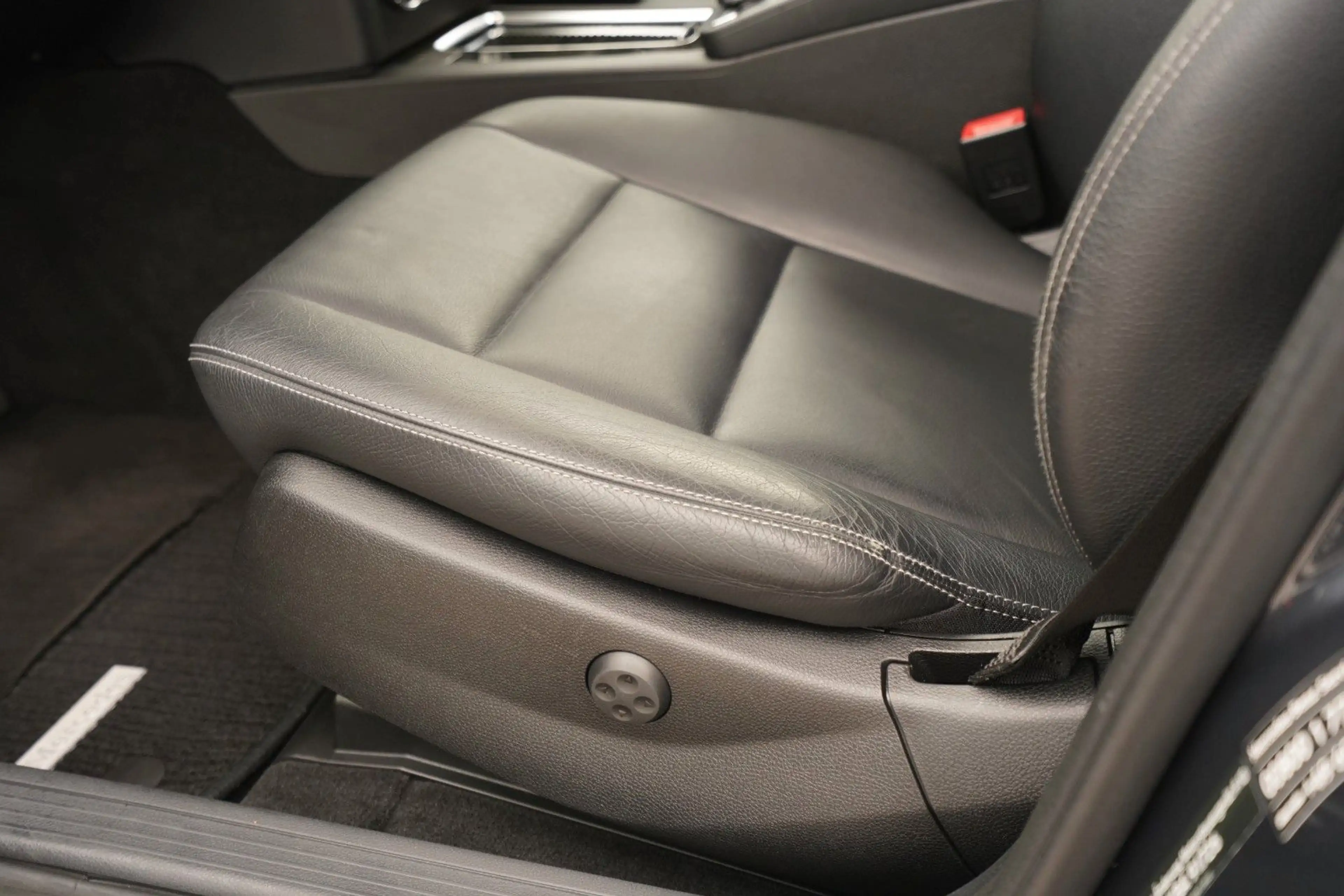 Mercedes-Benz GLK 350 CDI BE 4Matic*AMG*Leder*Kamera*AHK*20".. — photo 11