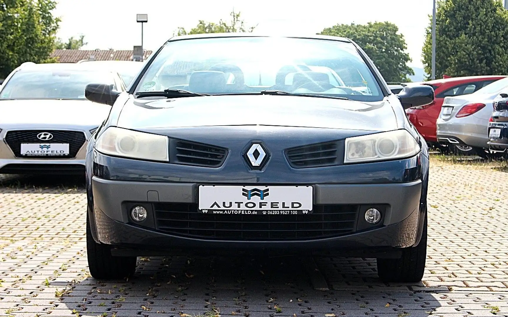Renault Megane 2.0 /NAVI/TEILLEDER/PDC/TEMP/KLIMA/ Schwarz - 2