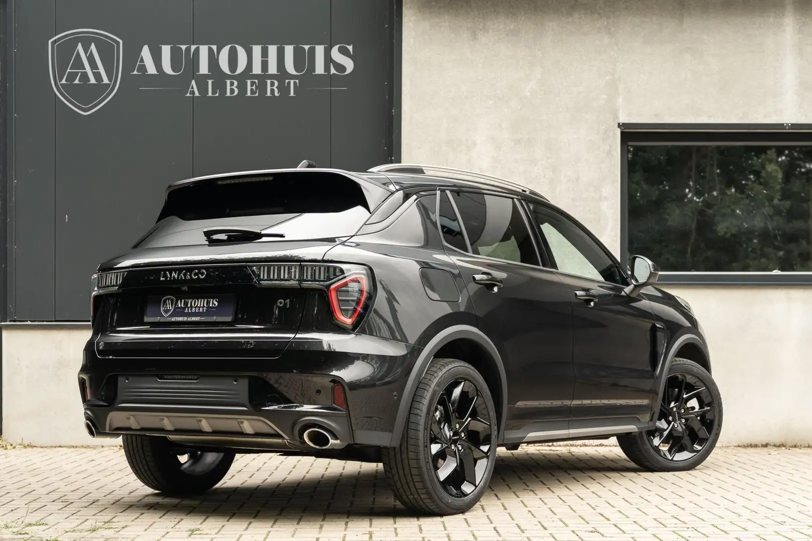 Lynk & Co 01 1.5 PHEV Black Editon 360c Pano ACC Infinity Negru - 2