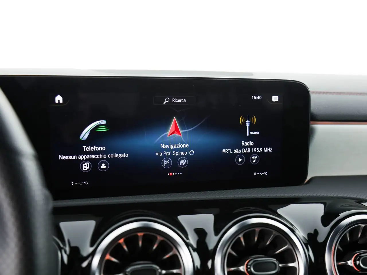 Mercedes-Benz CLA 200 shooting brake 200 d premium auto 16