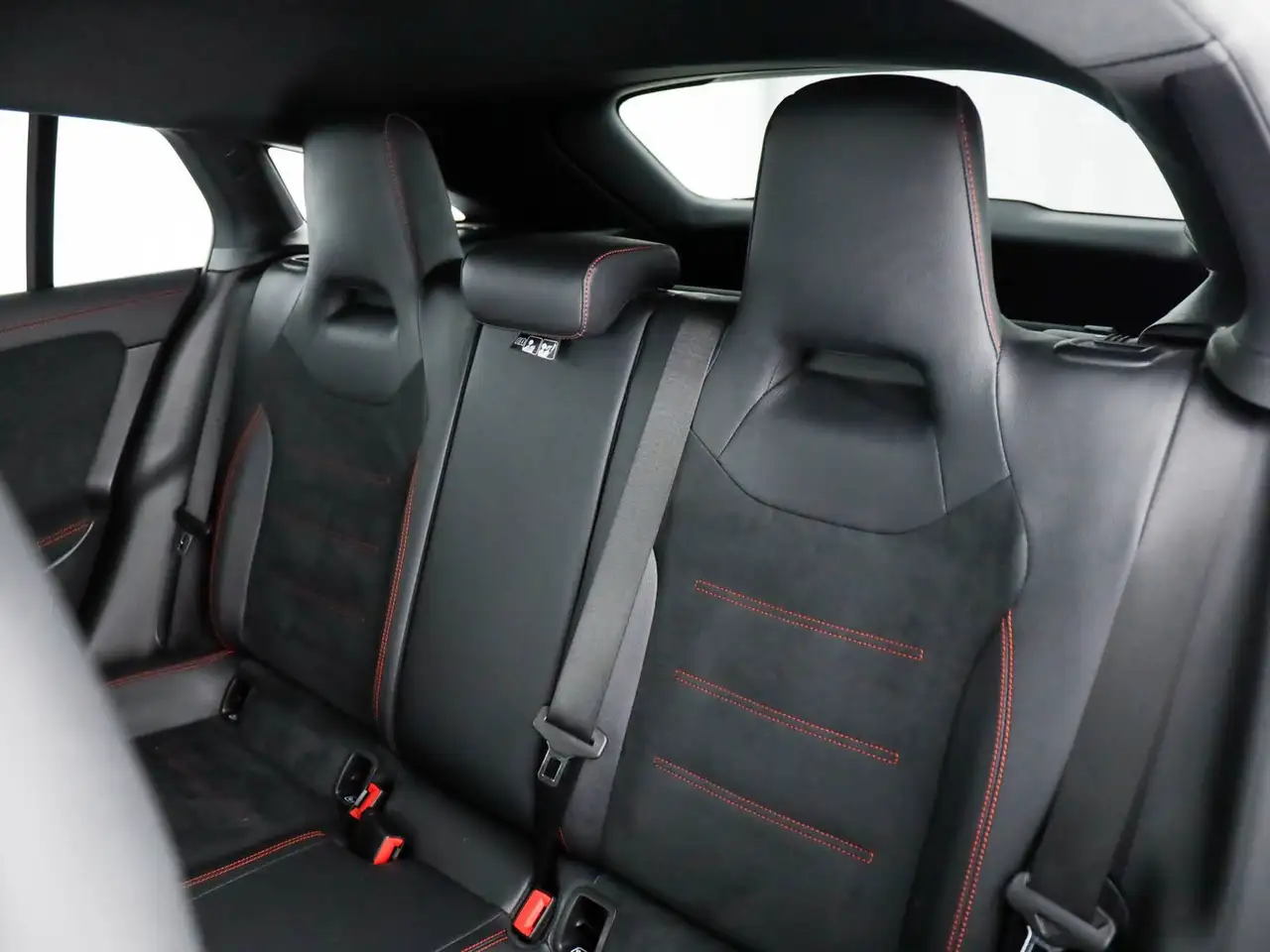 Mercedes-Benz CLA 200 shooting brake 200 d premium auto 14