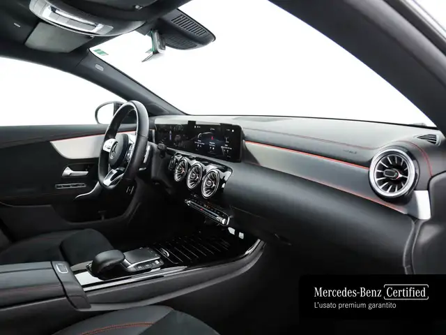 Mercedes-Benz Cla view 10