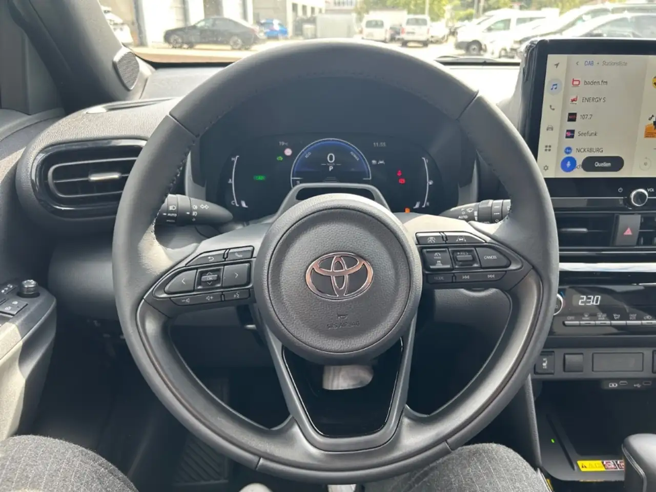 Toyota Yaris Cross 1,5l Hybrid Teamplayer Technik NEUES MODELL!, миниатюра 16