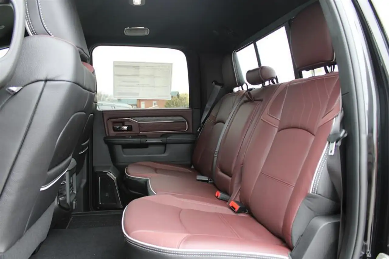 RAM 3500 снимка RAM 3500