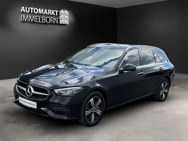 Mercedes-Benz C-Class view 4
