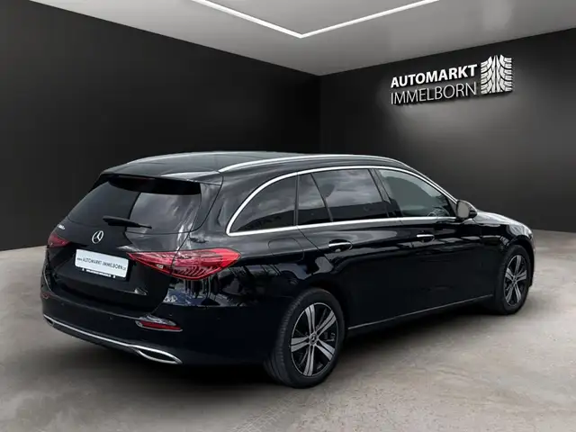 Mercedes-Benz C-Class view 6