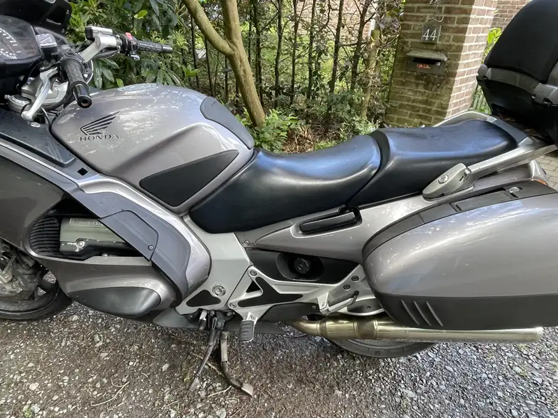 Honda ST 1300 Pan-European - foto 6