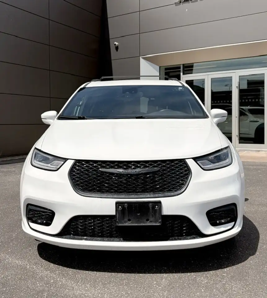 Chrysler Pacifica снимка Chrysler Pacifica