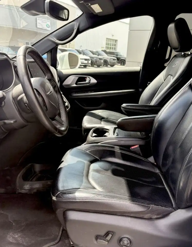 Chrysler Pacifica снимка Chrysler Pacifica
