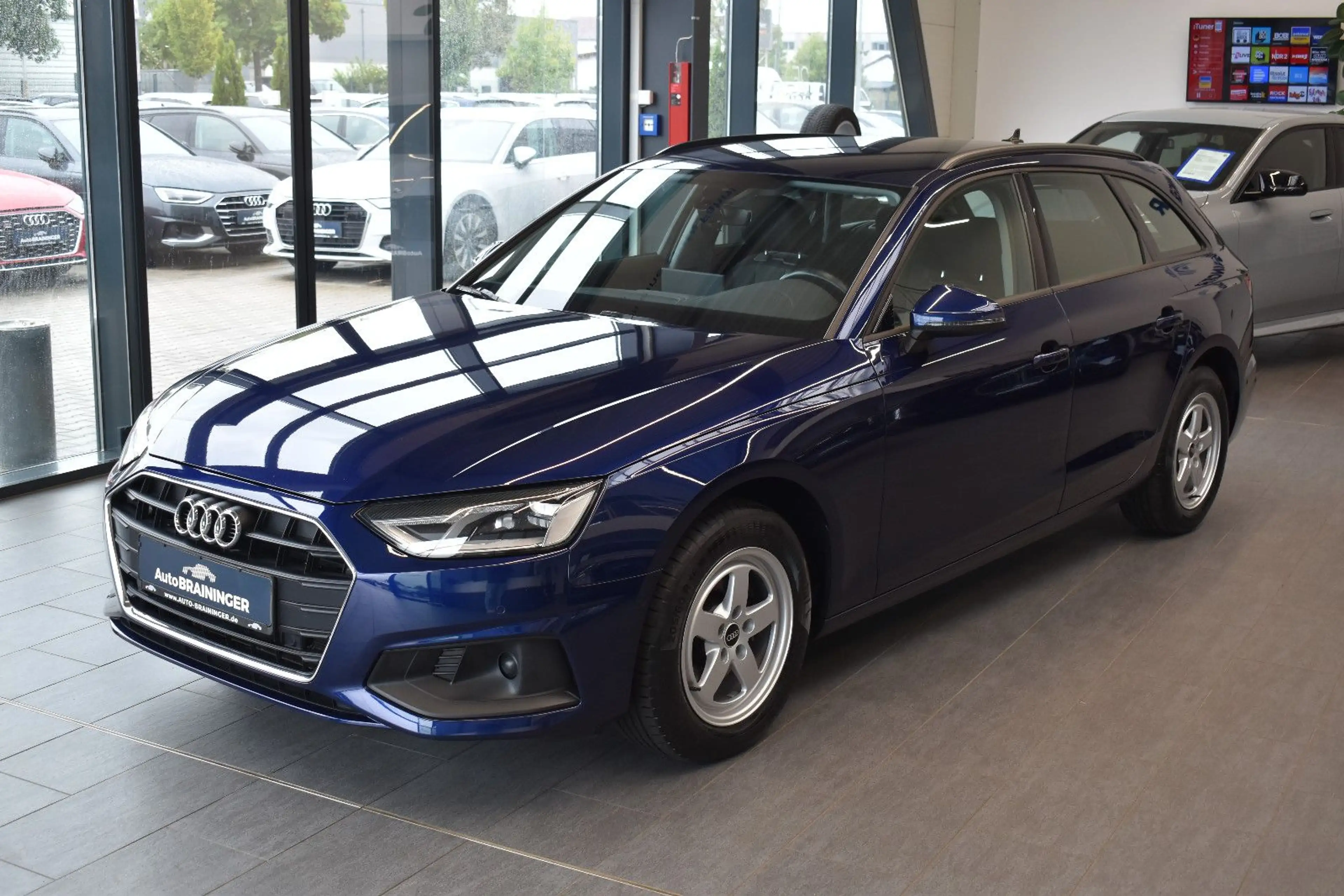 Audi A4 30TDI Avant S-tronic LED~Navi3D~PDC~DAB — photo 4