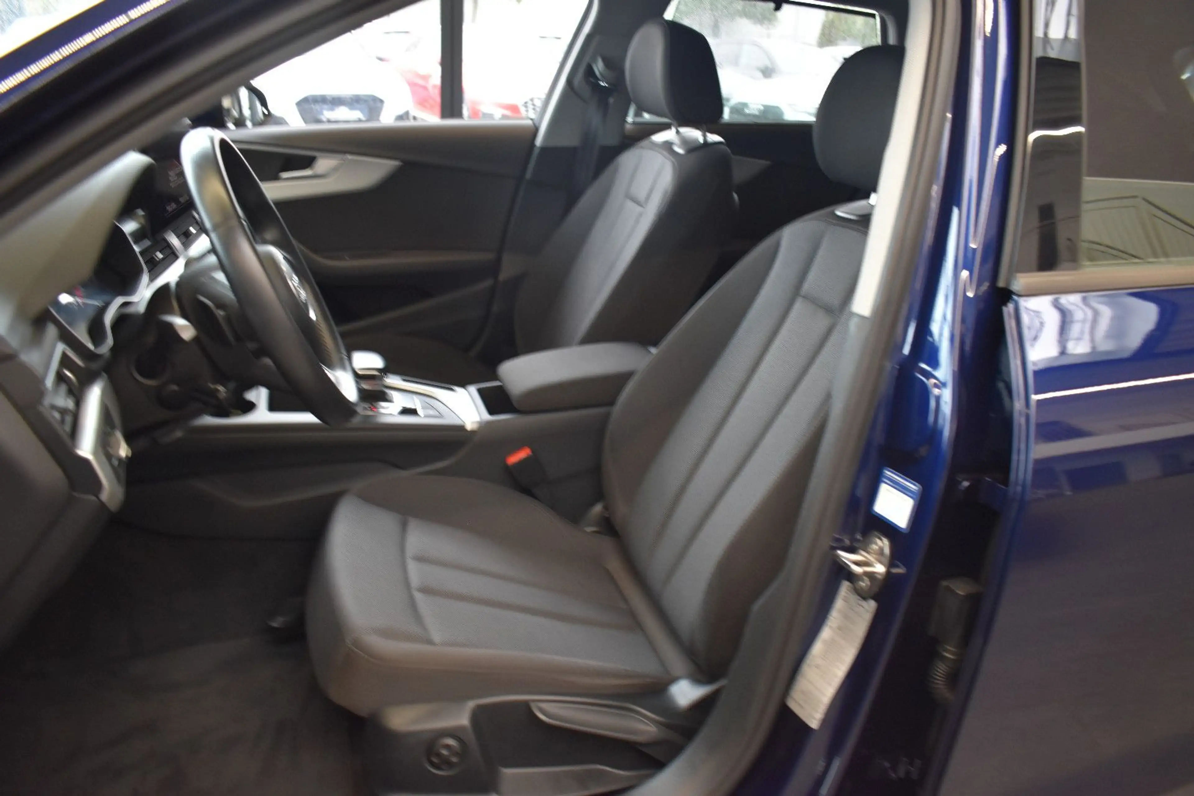 Audi A4 30TDI Avant S-tronic LED~Navi3D~PDC~DAB — photo 8