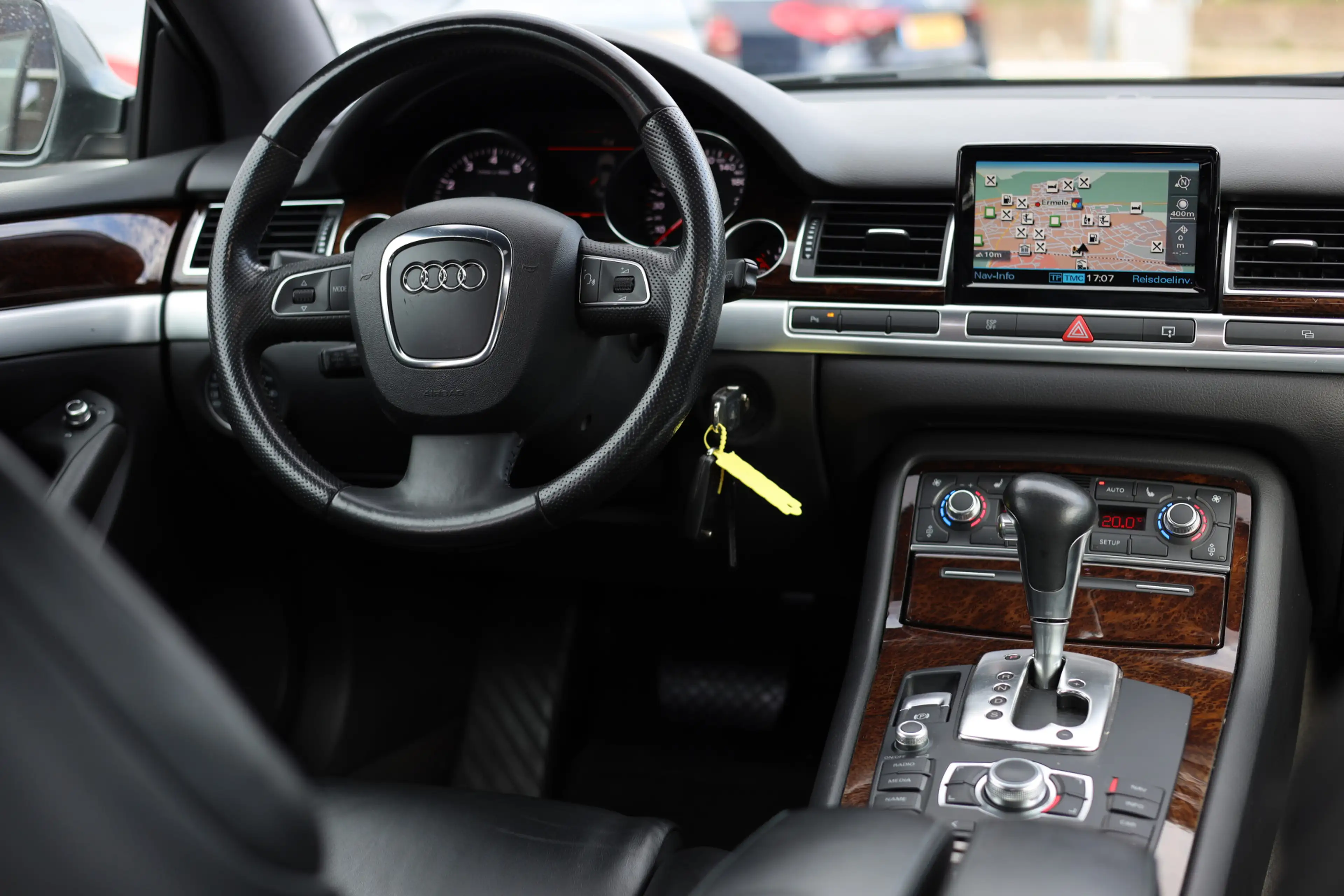 Audi A8 2.8 FSIe I LEDER I ACC I NAVI I 19 INCH — photo 3