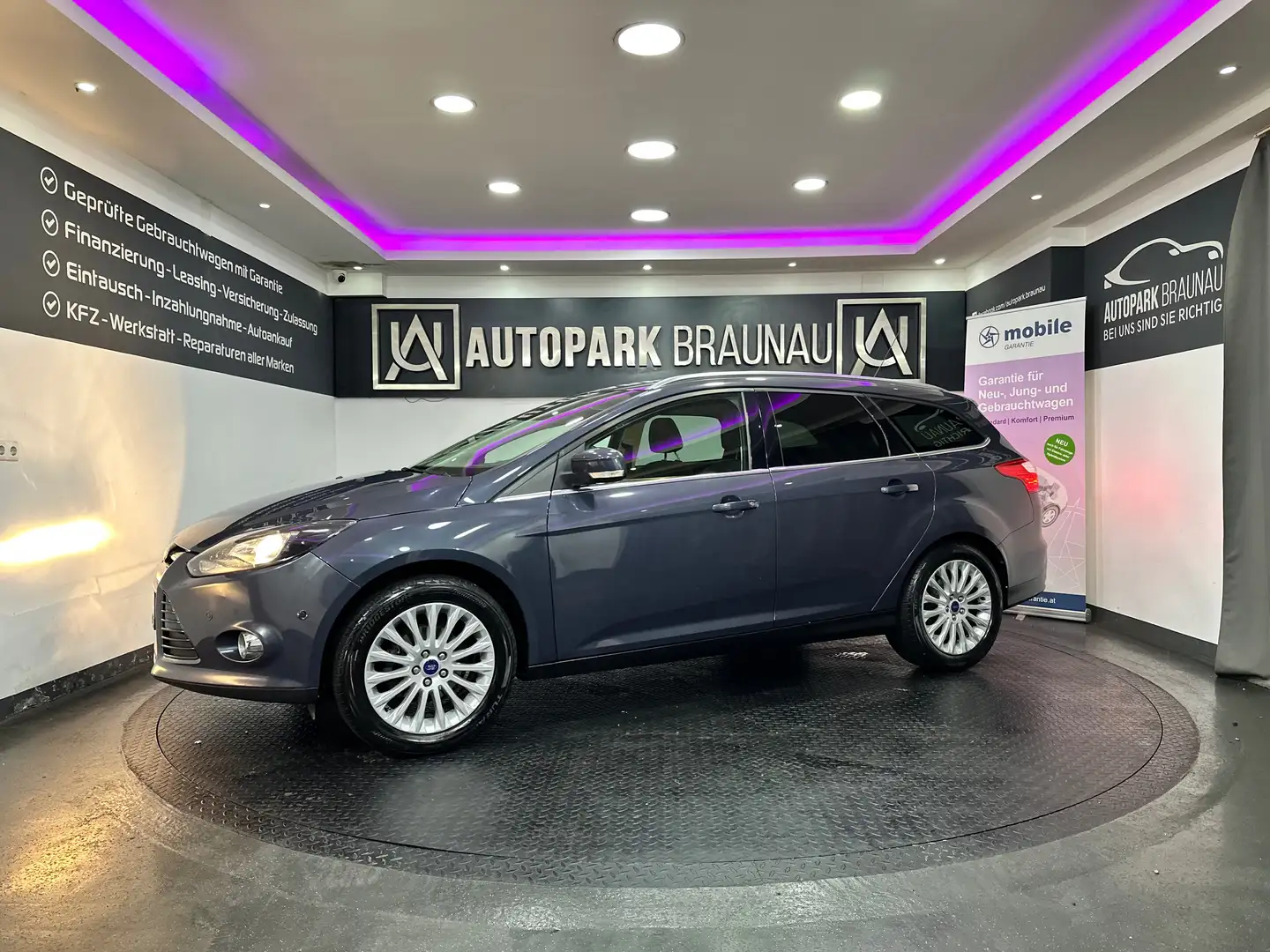 Ford Focus Traveller Titanium 1,0 EcoBoost *SZH*PDC* Grijs - 2