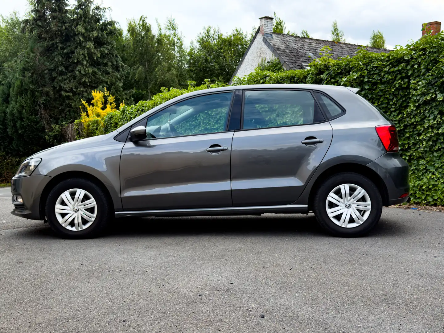 Volkswagen Polo 1.0i Trendline Grijs - 2