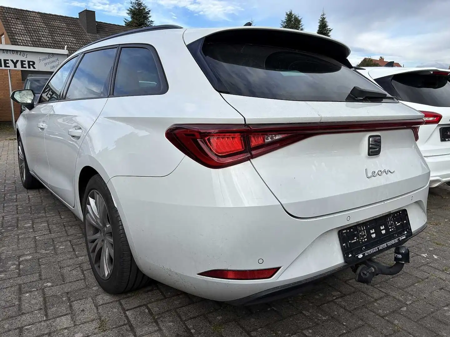 SEAT Leon Sportstourer 1.5 TSI OPF Style Navi/LED Blanc - 2