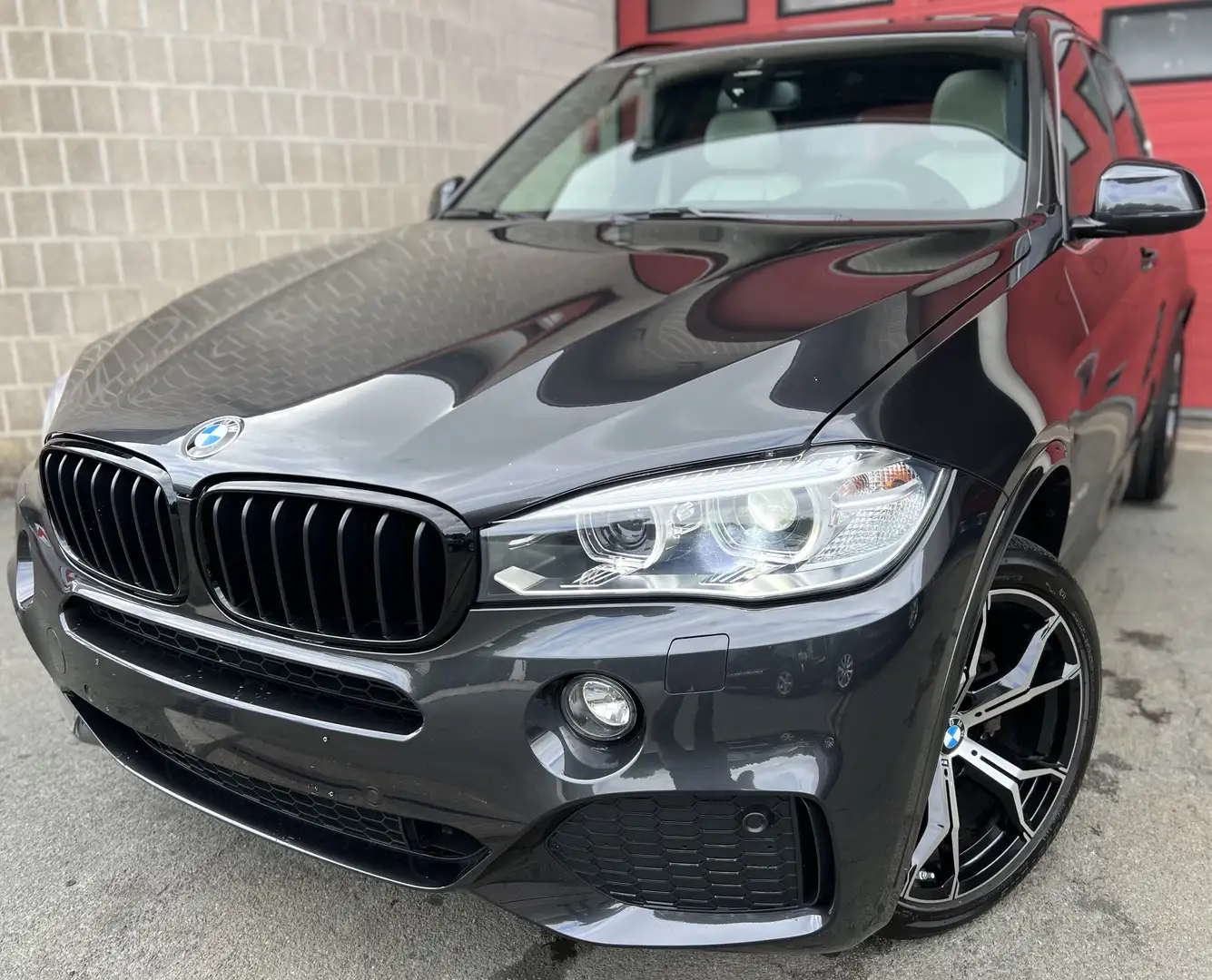 BMW X5 3.0 dAS xDrive30 + CAMÉRA + 7 PL + NAVI + CAR-PAS Grijs - 1