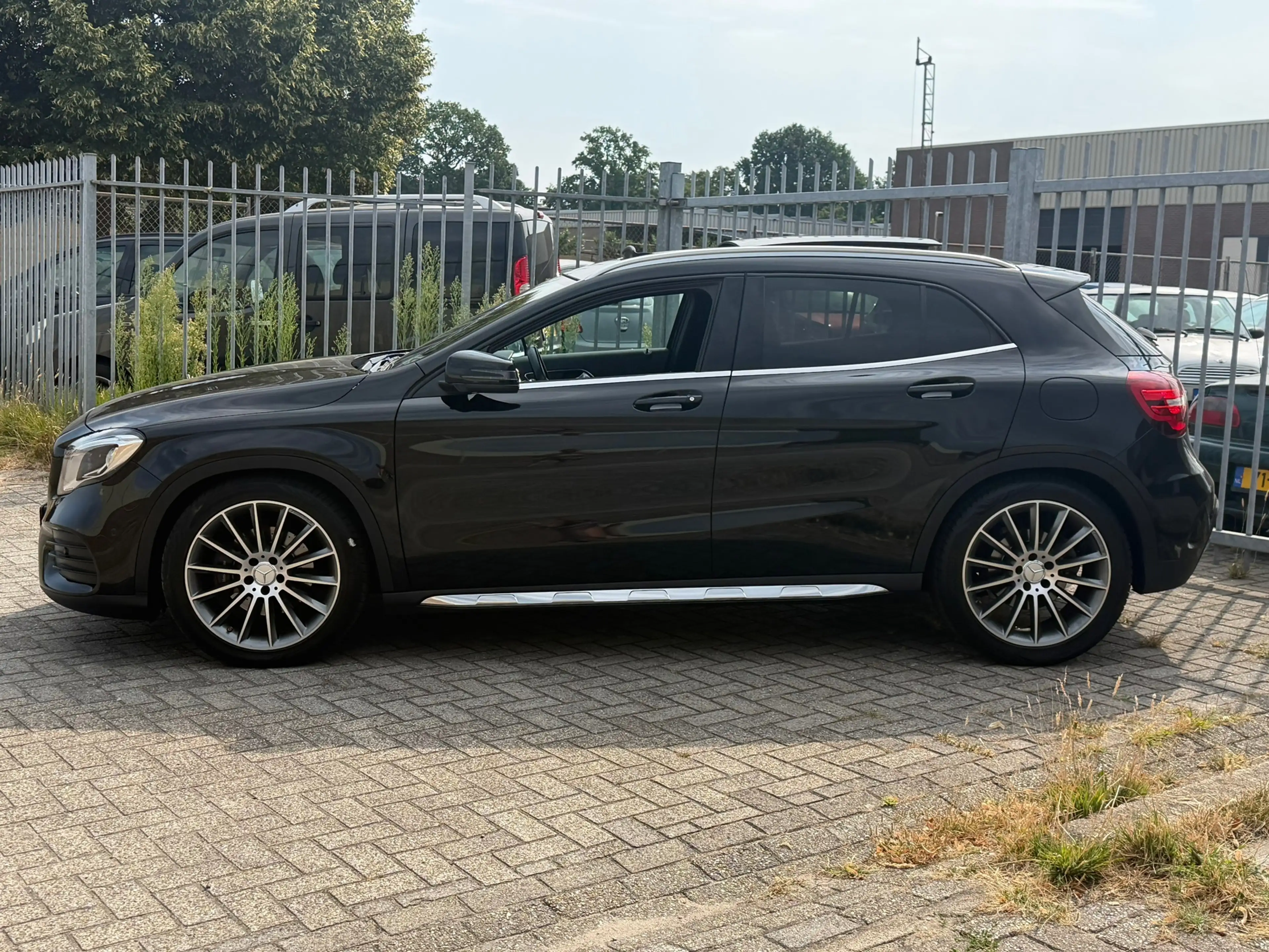Mercedes-Benz GLA 250 4Matic Premium Plus AMG 211PK! Pano l Sfeerver l C — photo 11