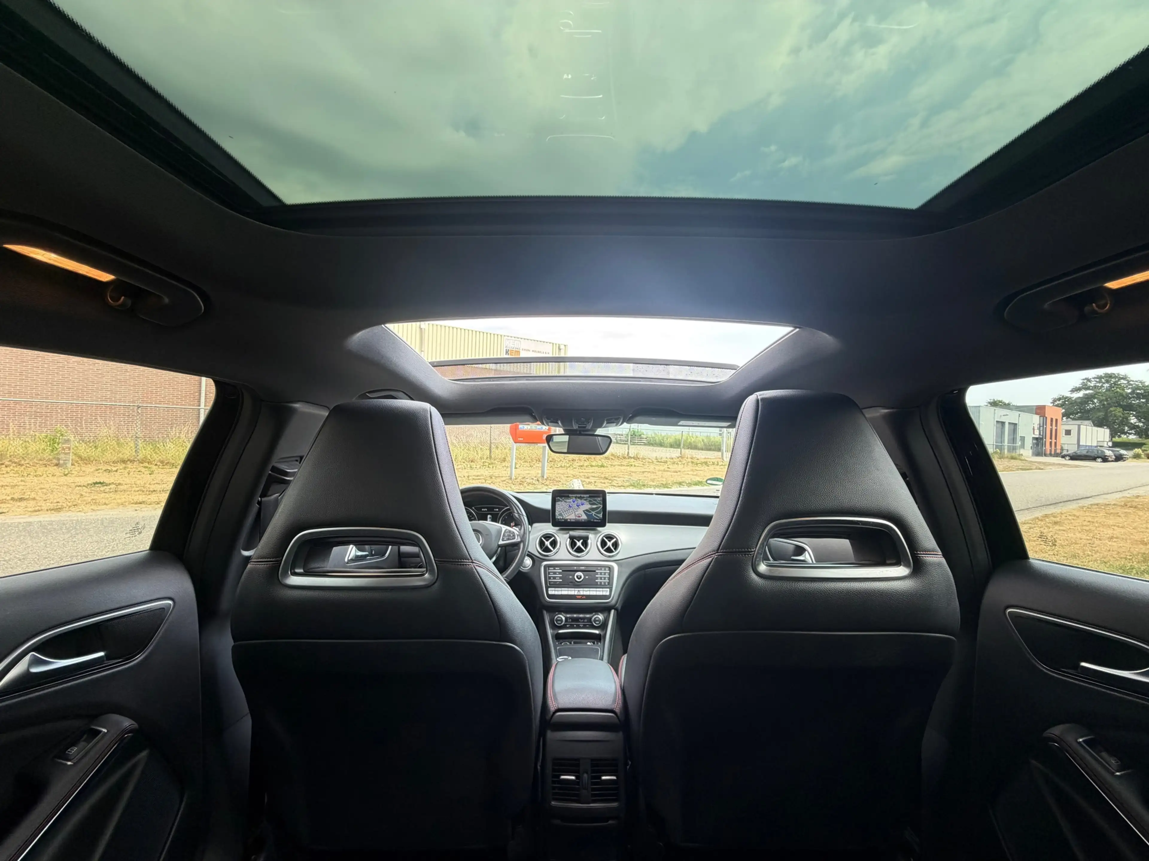 Mercedes-Benz GLA 250 4Matic Premium Plus AMG 211PK! Pano l Sfeerver l C — photo 19