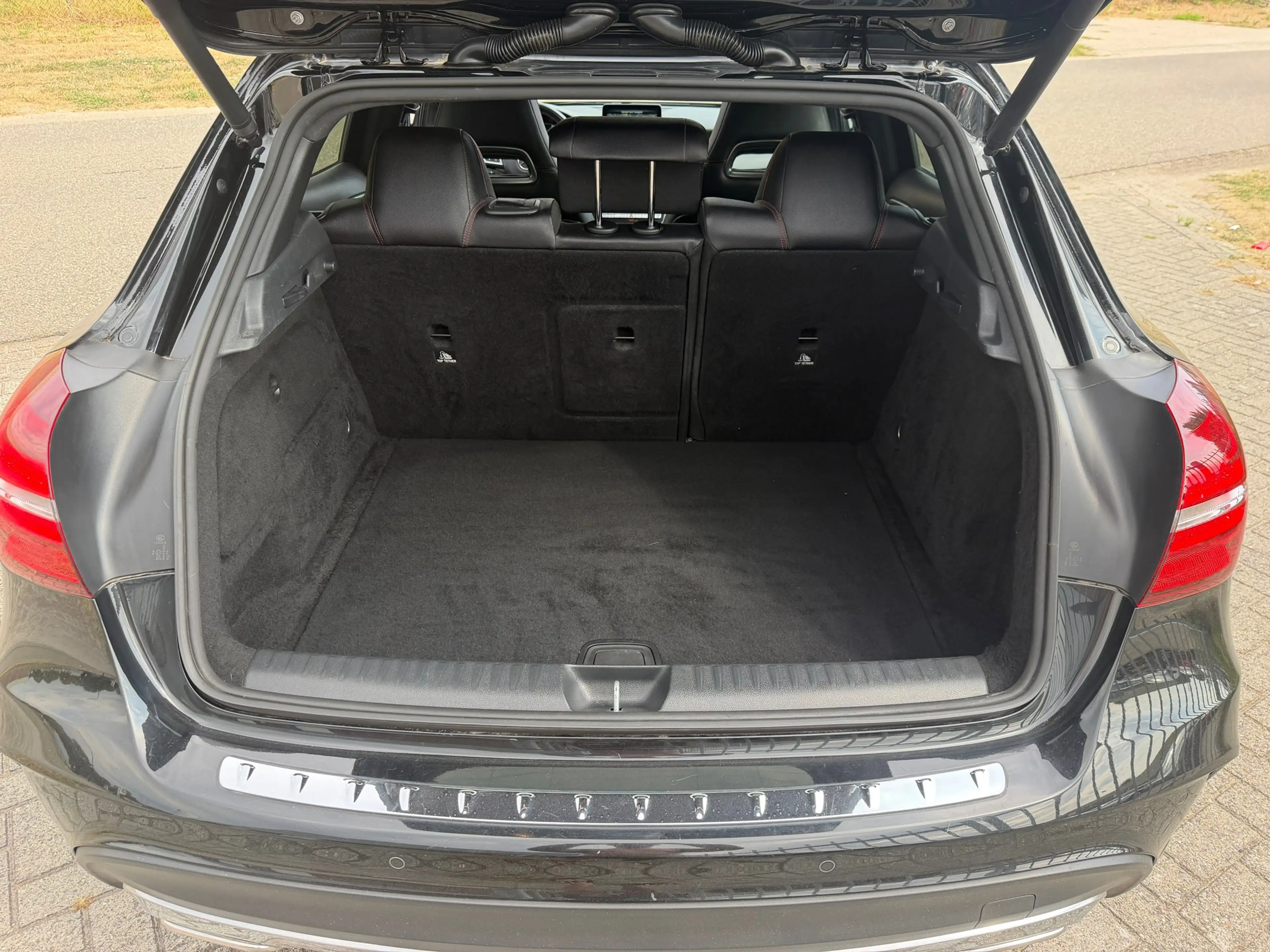 Mercedes-Benz GLA 250 4Matic Premium Plus AMG 211PK! Pano l Sfeerver l C — photo 44