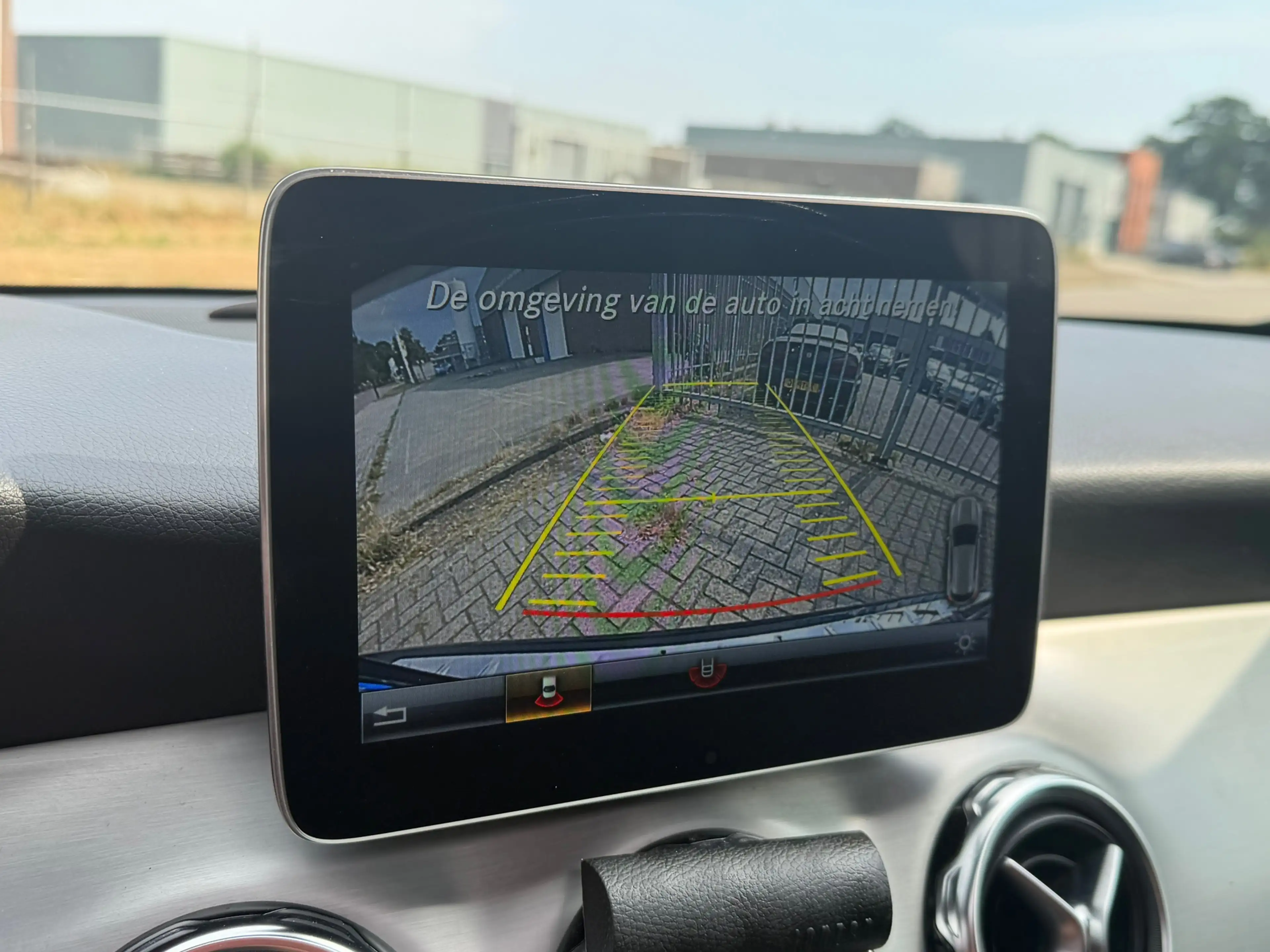 Mercedes-Benz GLA 250 4Matic Premium Plus AMG 211PK! Pano l Sfeerver l C — photo 23