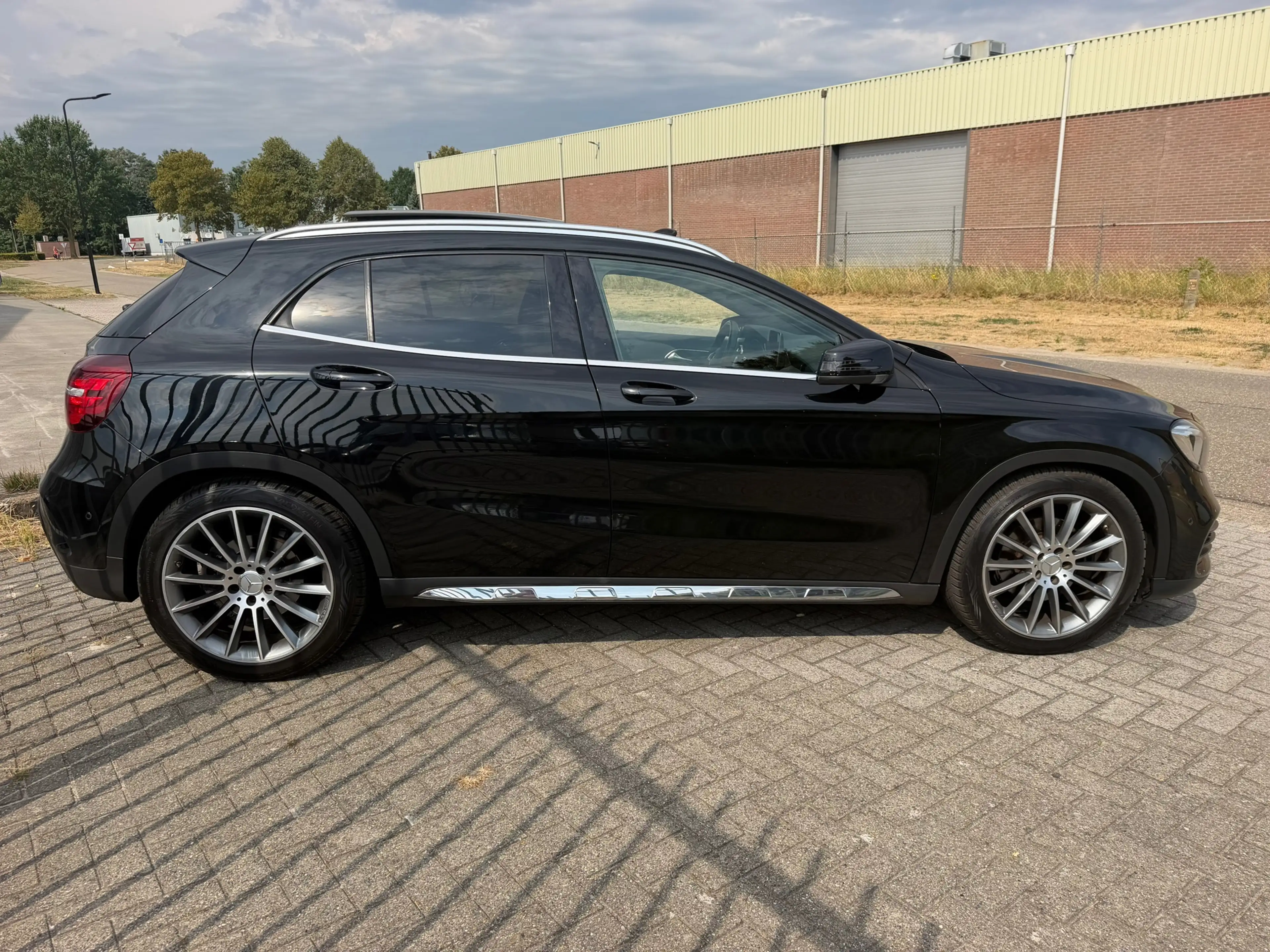 Mercedes-Benz GLA 250 4Matic Premium Plus AMG 211PK! Pano l Sfeerver l C — photo 46