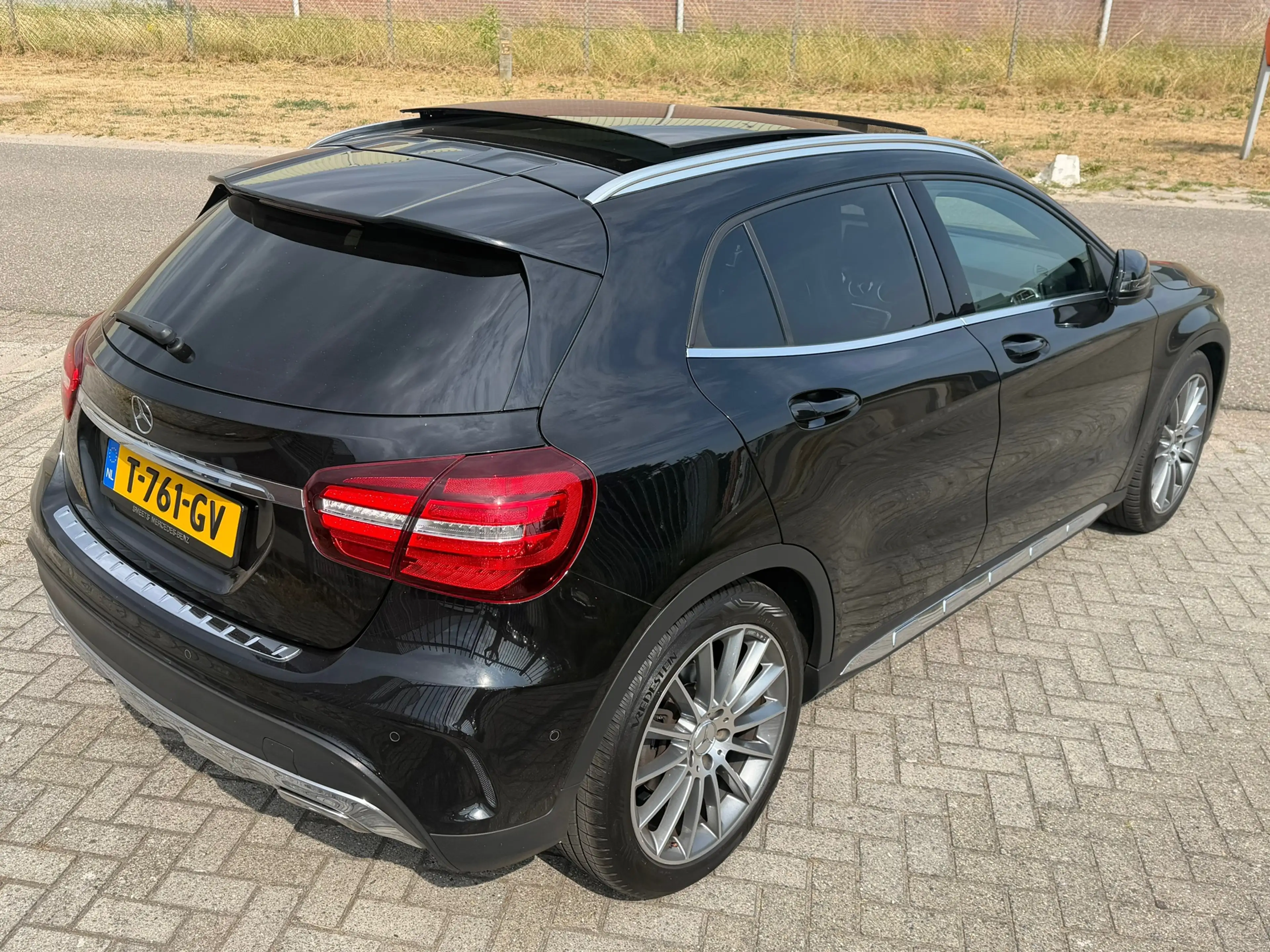 Mercedes-Benz GLA 250 4Matic Premium Plus AMG 211PK! Pano l Sfeerver l C — photo 43