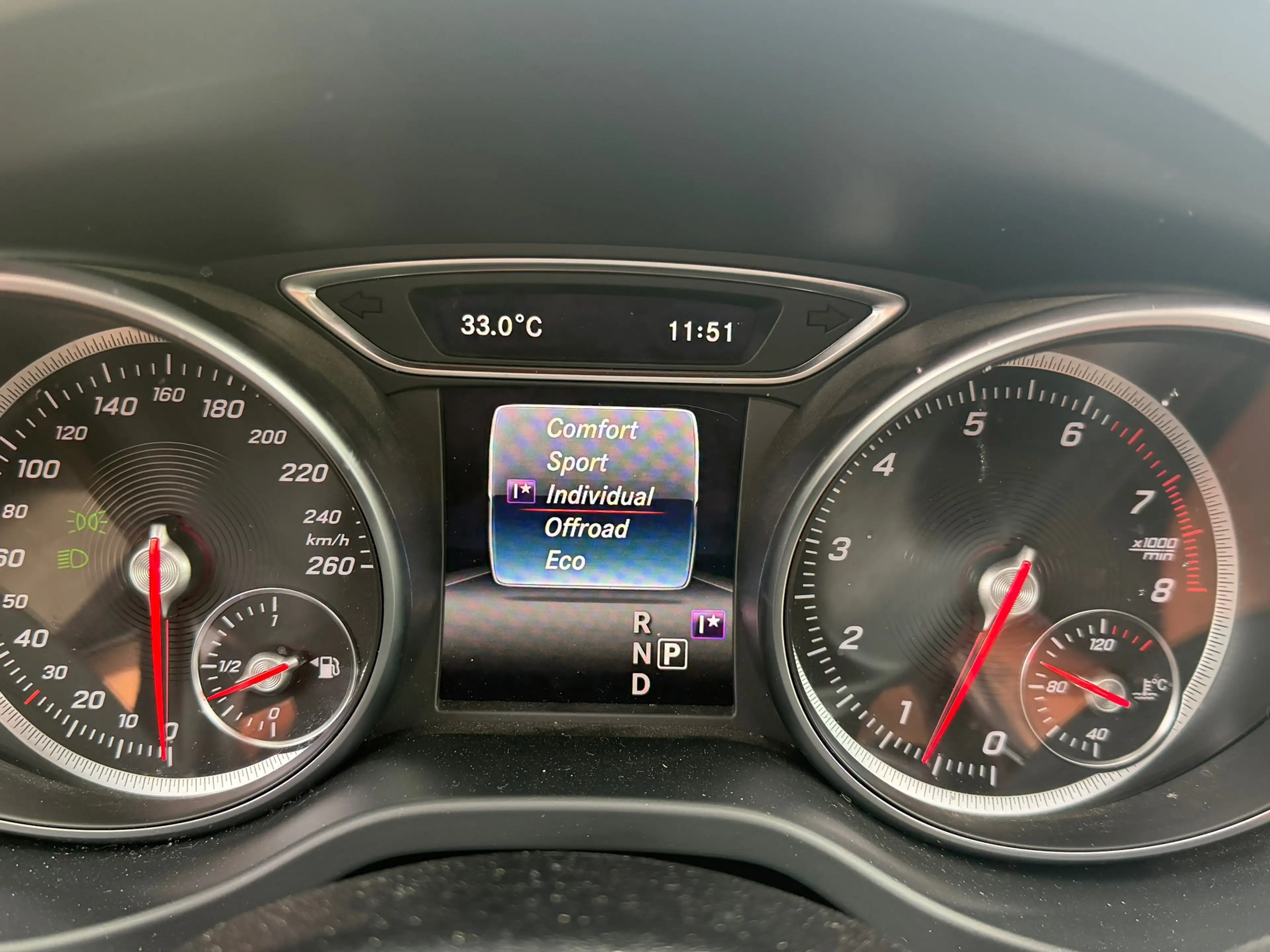 Mercedes-Benz GLA 250 4Matic Premium Plus AMG 211PK! Pano l Sfeerver l C — photo 40