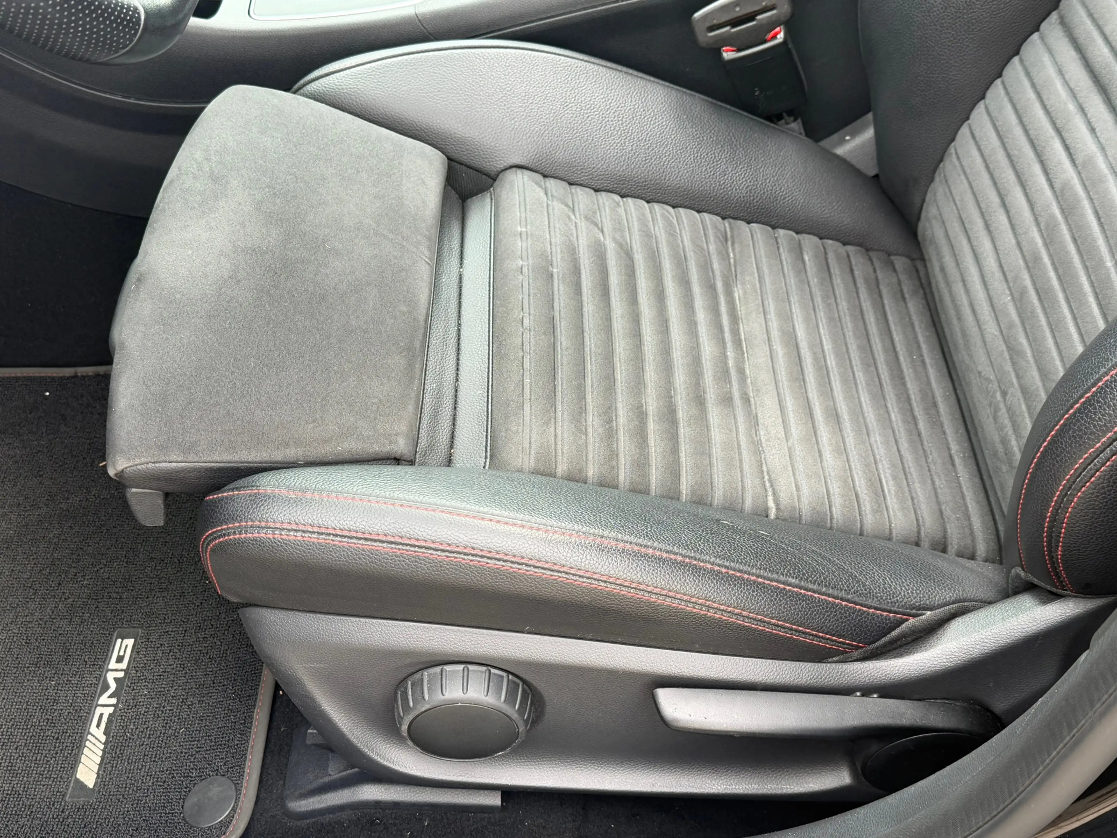 Mercedes-Benz GLA 250 4Matic Premium Plus AMG 211PK! Pano l Sfeerver l C — photo 37