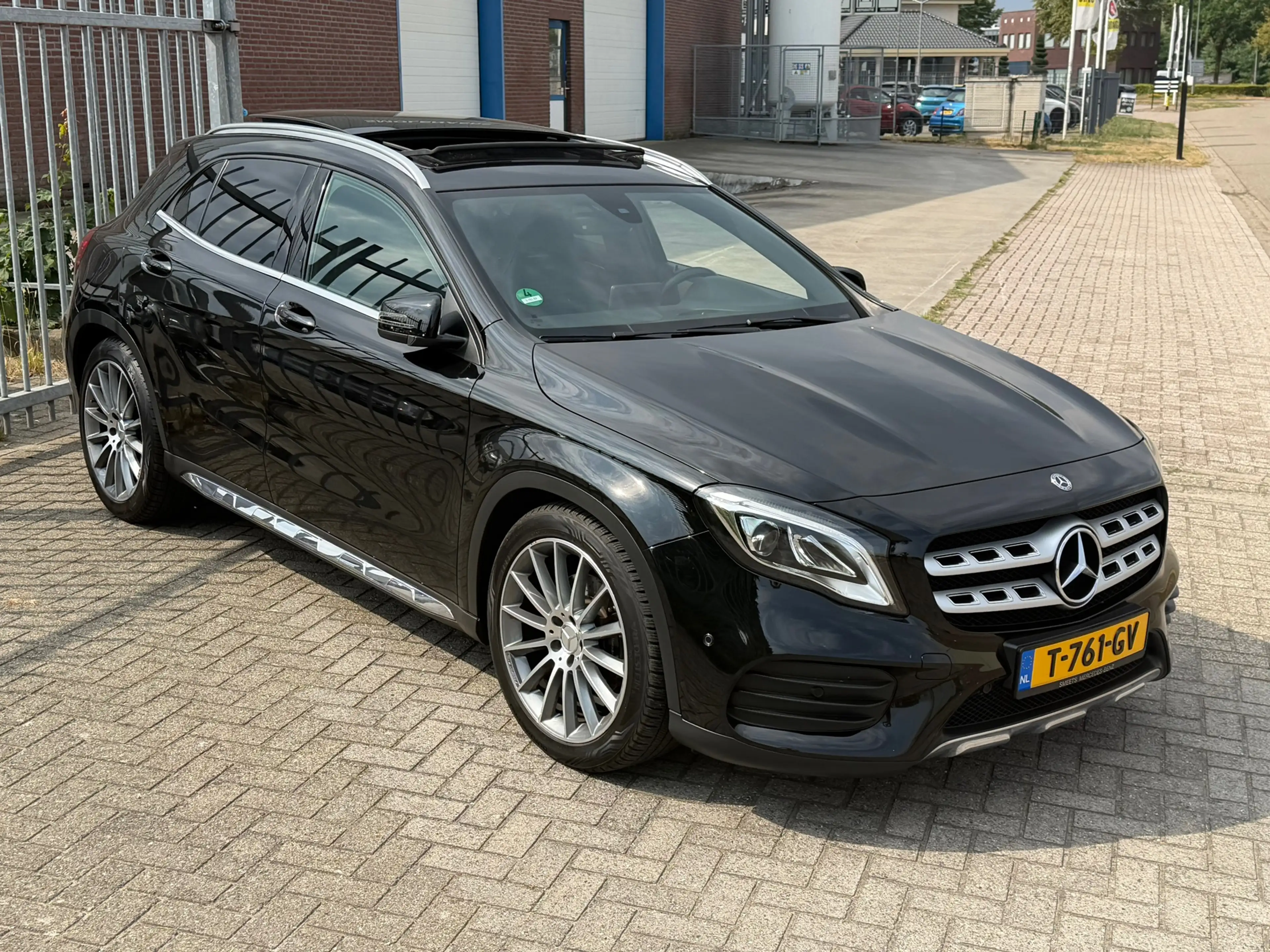 Mercedes-Benz GLA 250 4Matic Premium Plus AMG 211PK! Pano l Sfeerver l C — photo 3