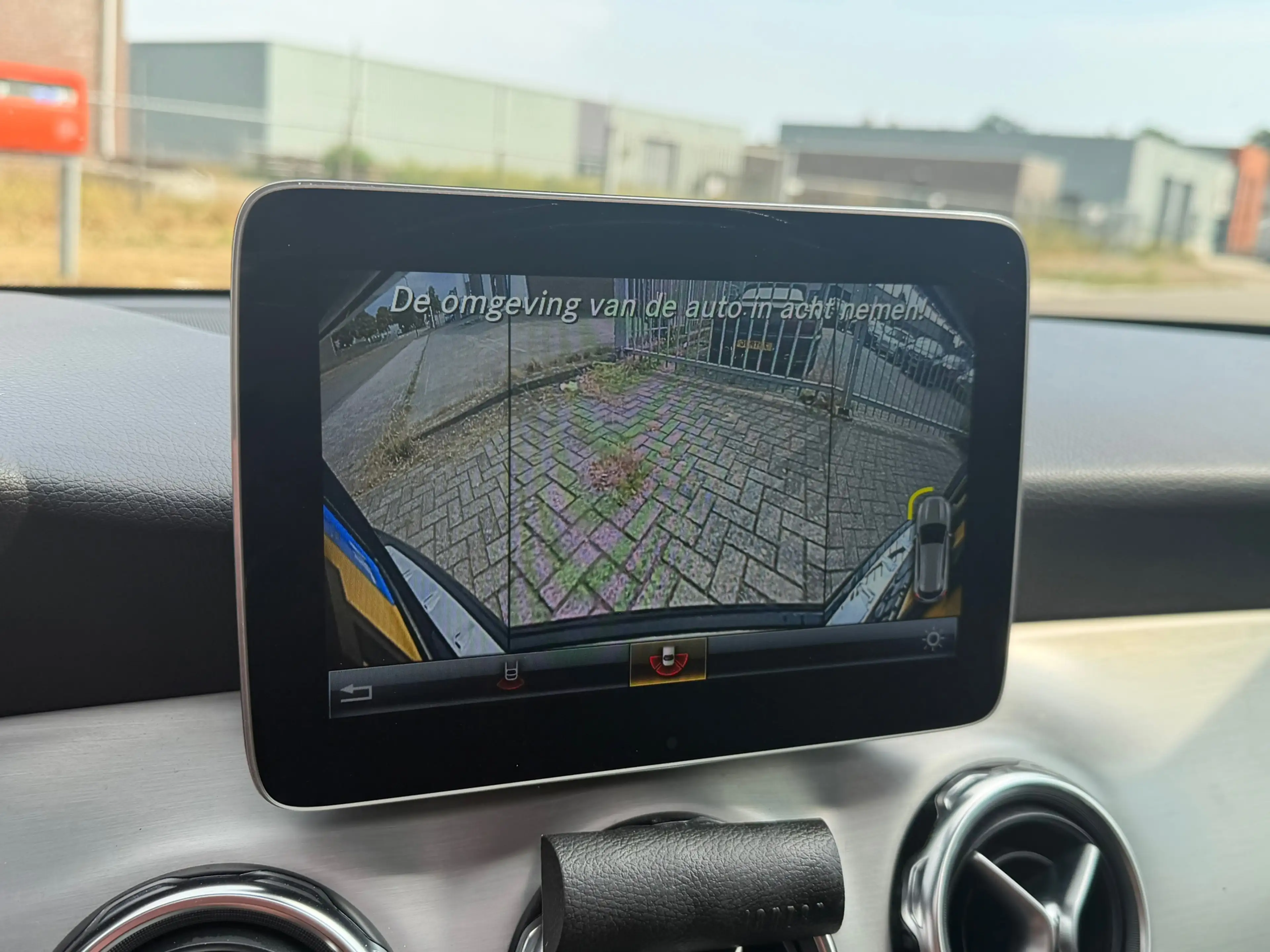 Mercedes-Benz GLA 250 4Matic Premium Plus AMG 211PK! Pano l Sfeerver l C — photo 24