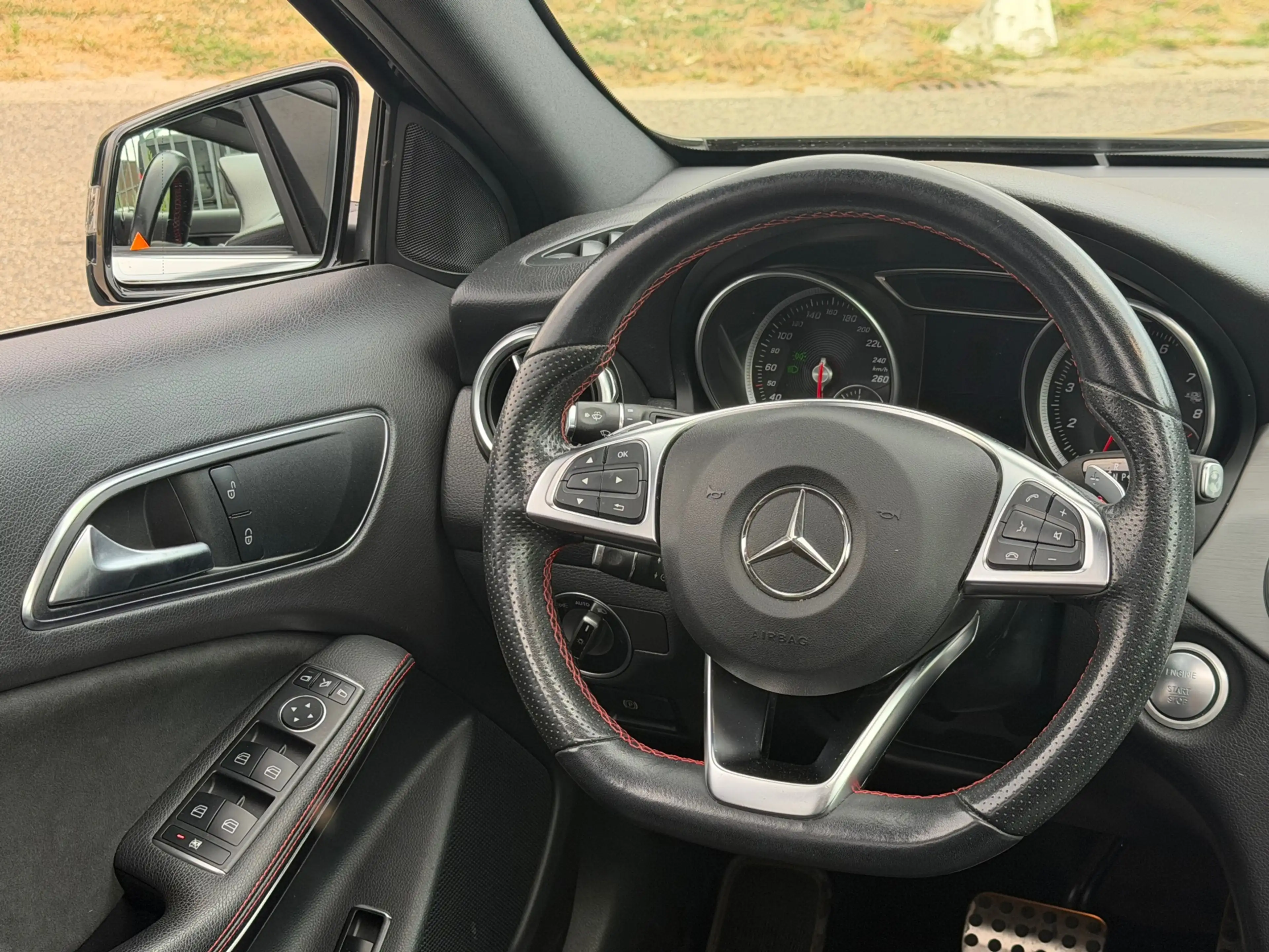 Mercedes-Benz GLA 250 4Matic Premium Plus AMG 211PK! Pano l Sfeerver l C — photo 29